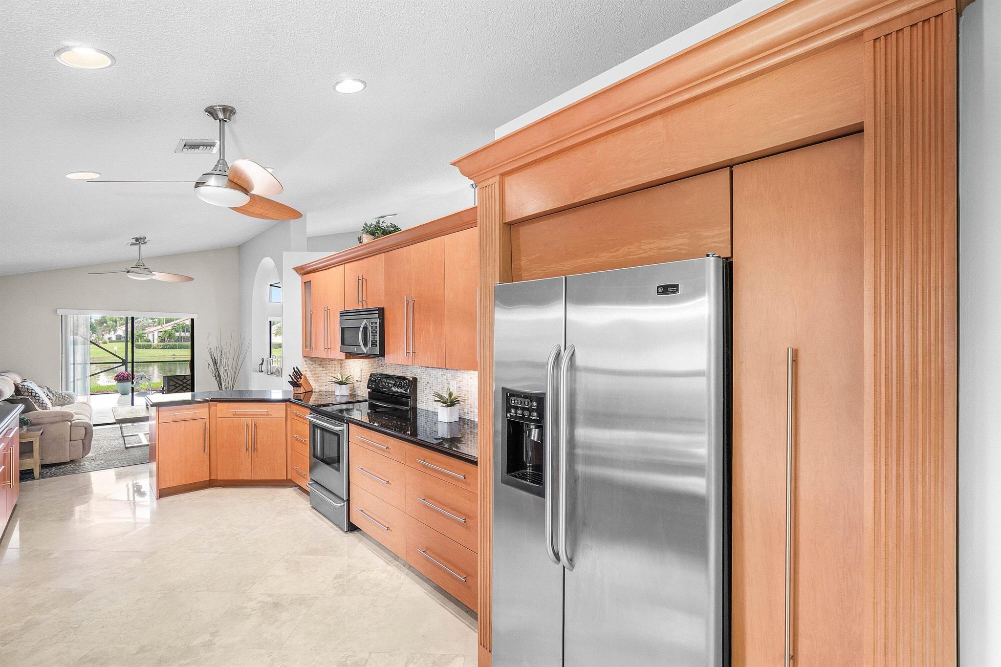 LEXINGTON LAKES - Residential