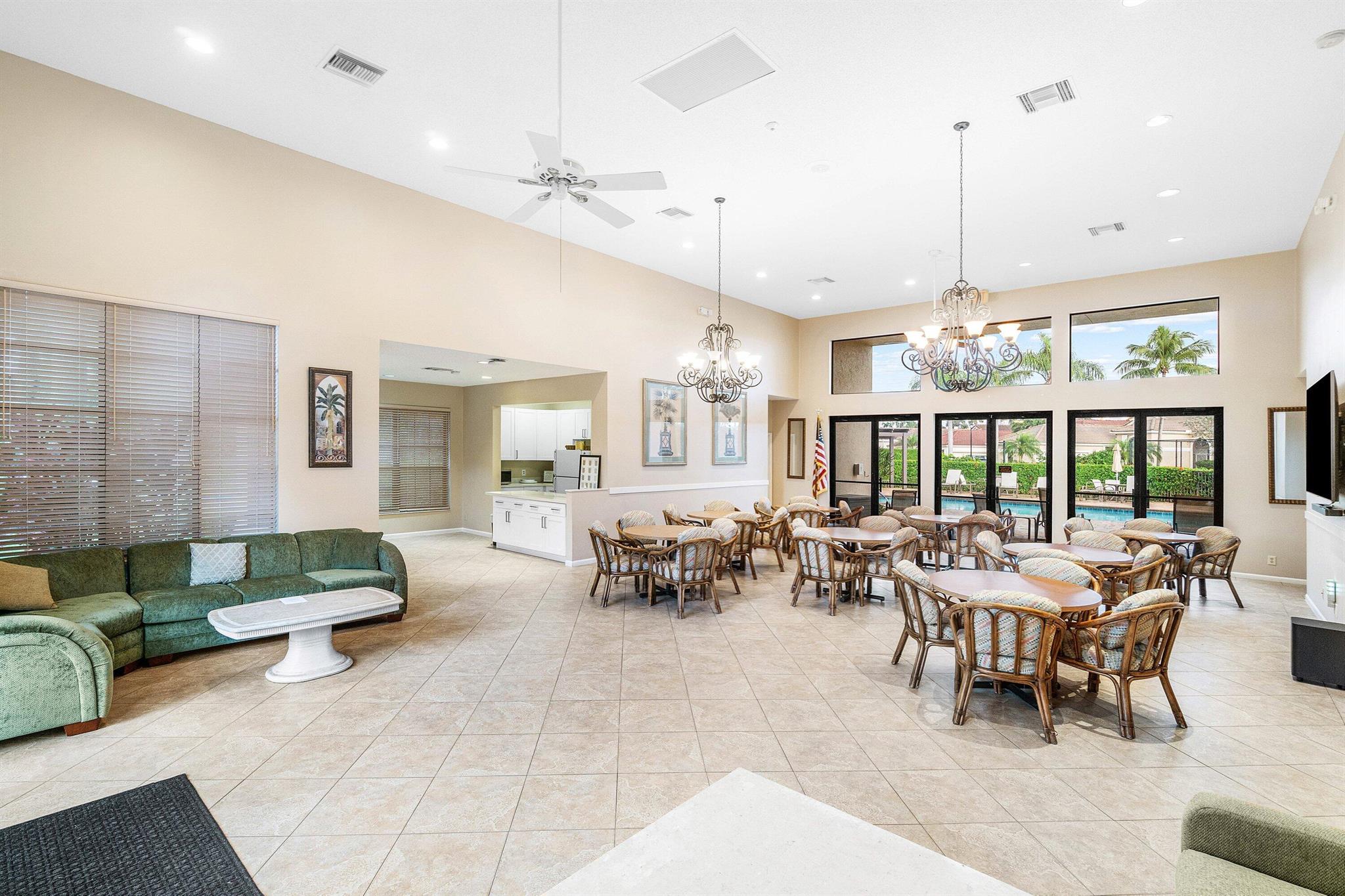 LEXINGTON LAKES - Residential