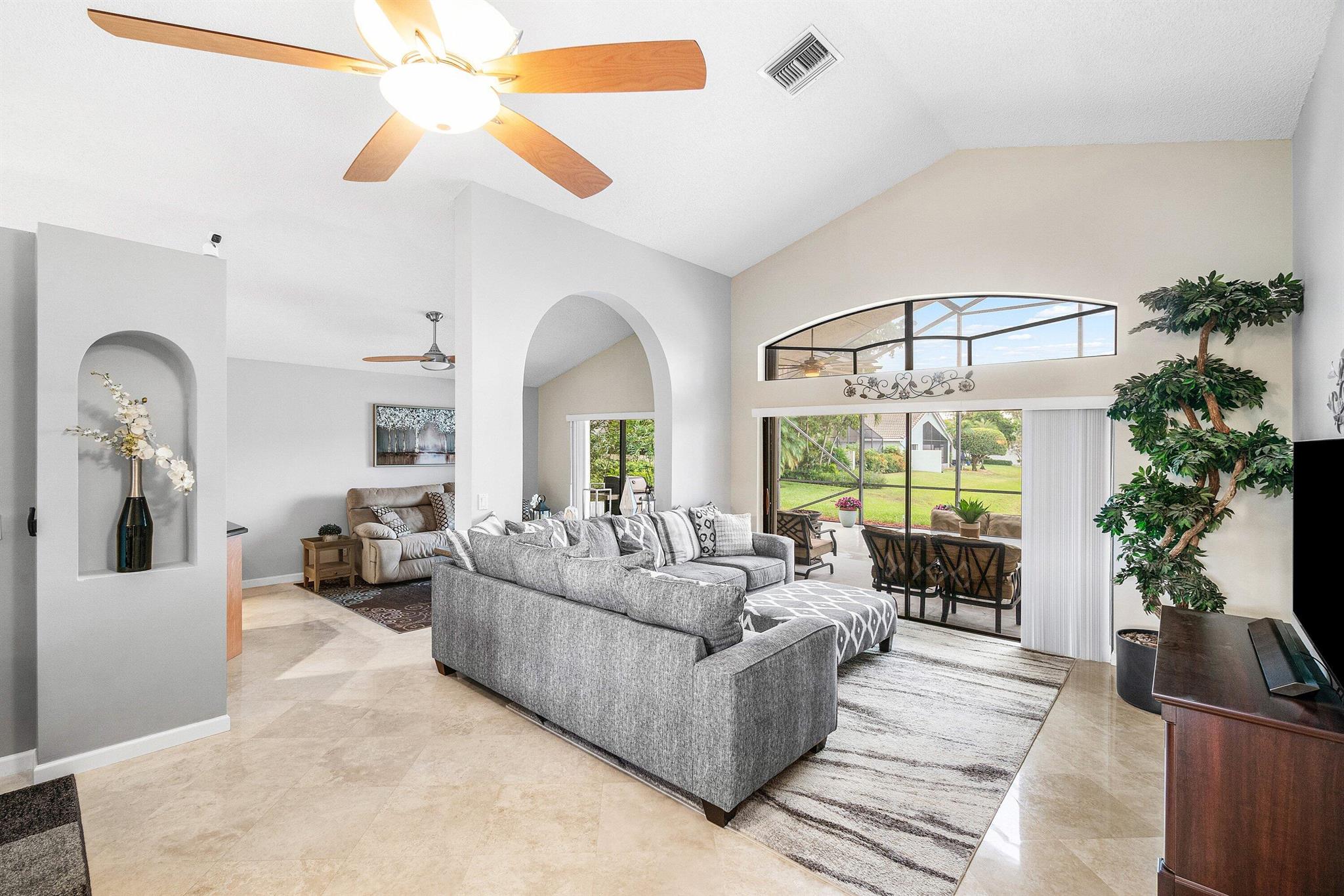 LEXINGTON LAKES - Residential