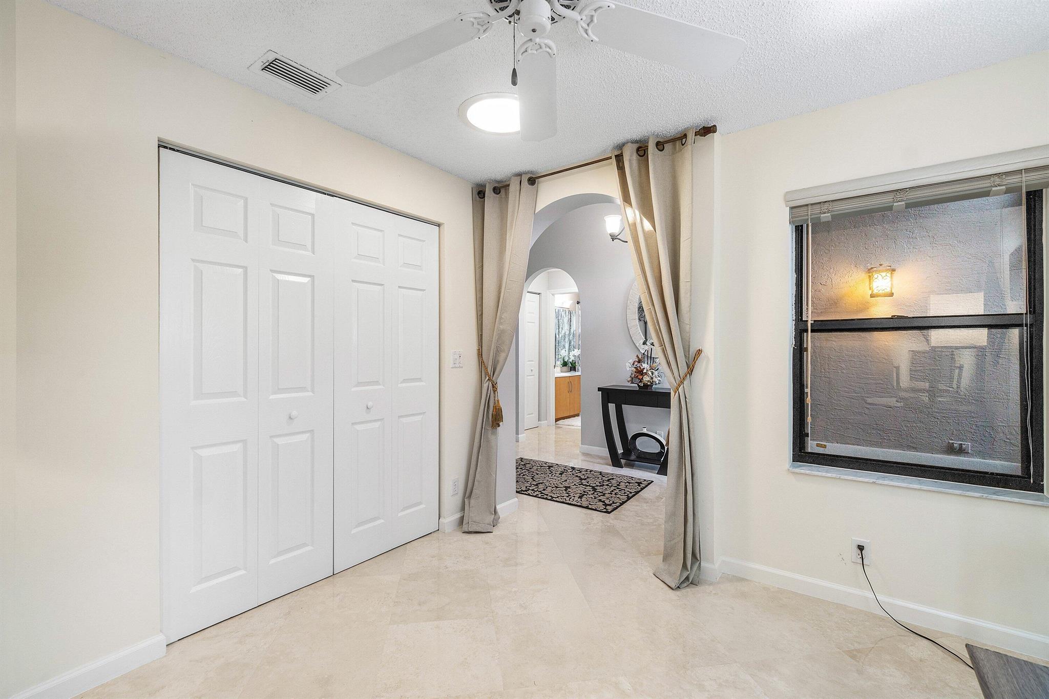 LEXINGTON LAKES - Residential