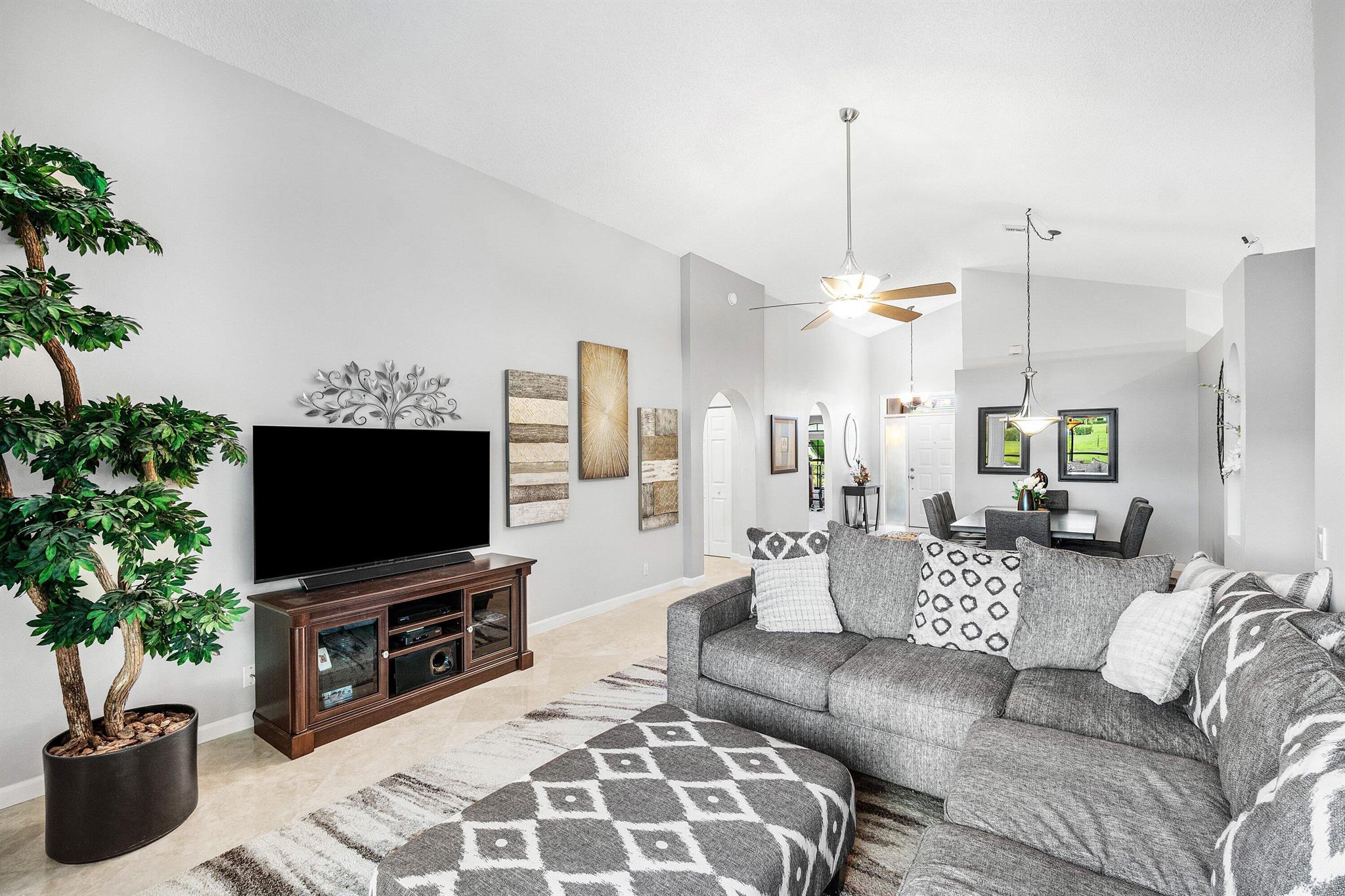 LEXINGTON LAKES - Residential