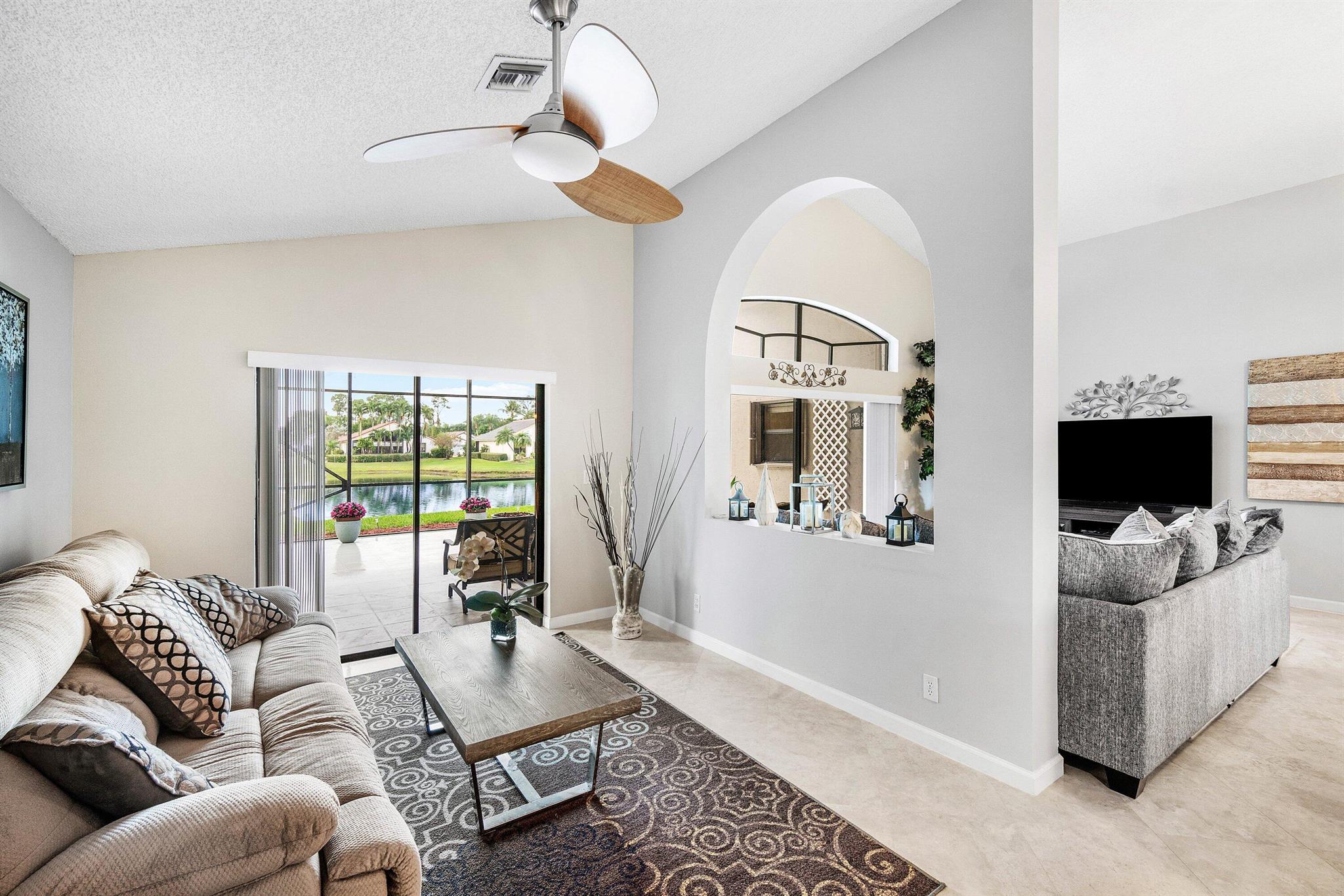 LEXINGTON LAKES - Residential