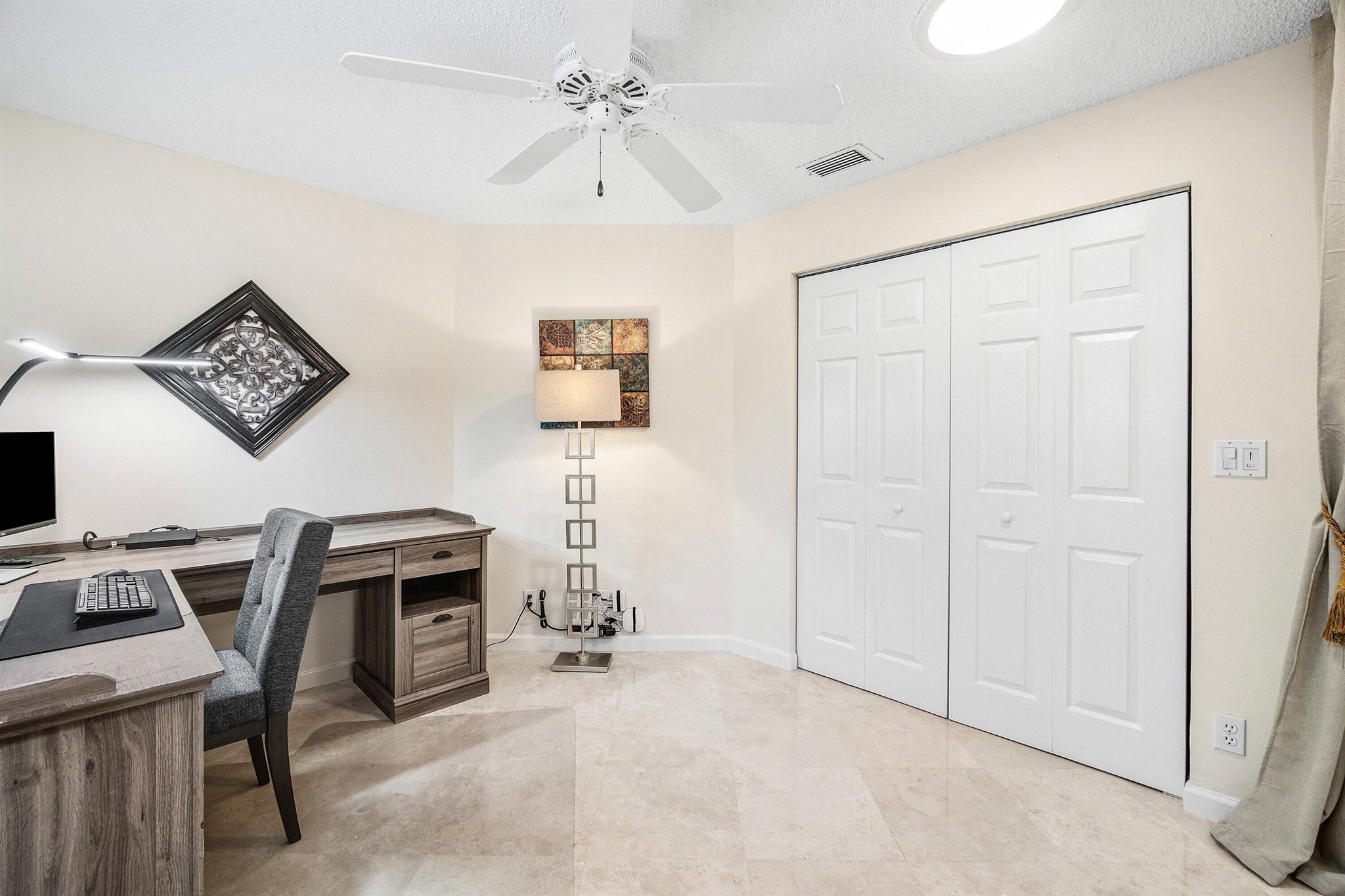 LEXINGTON LAKES - Residential