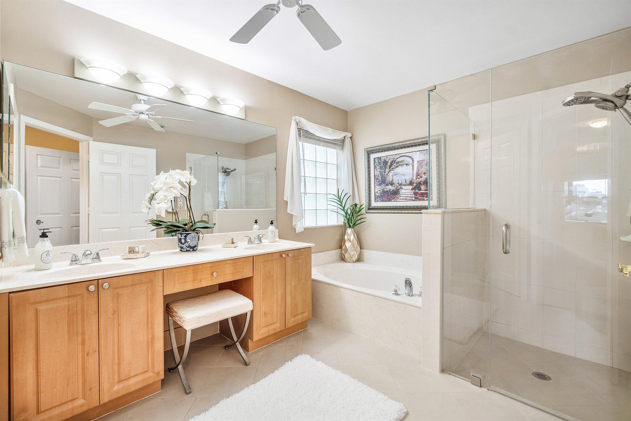 LEXINGTON LAKES - Residential