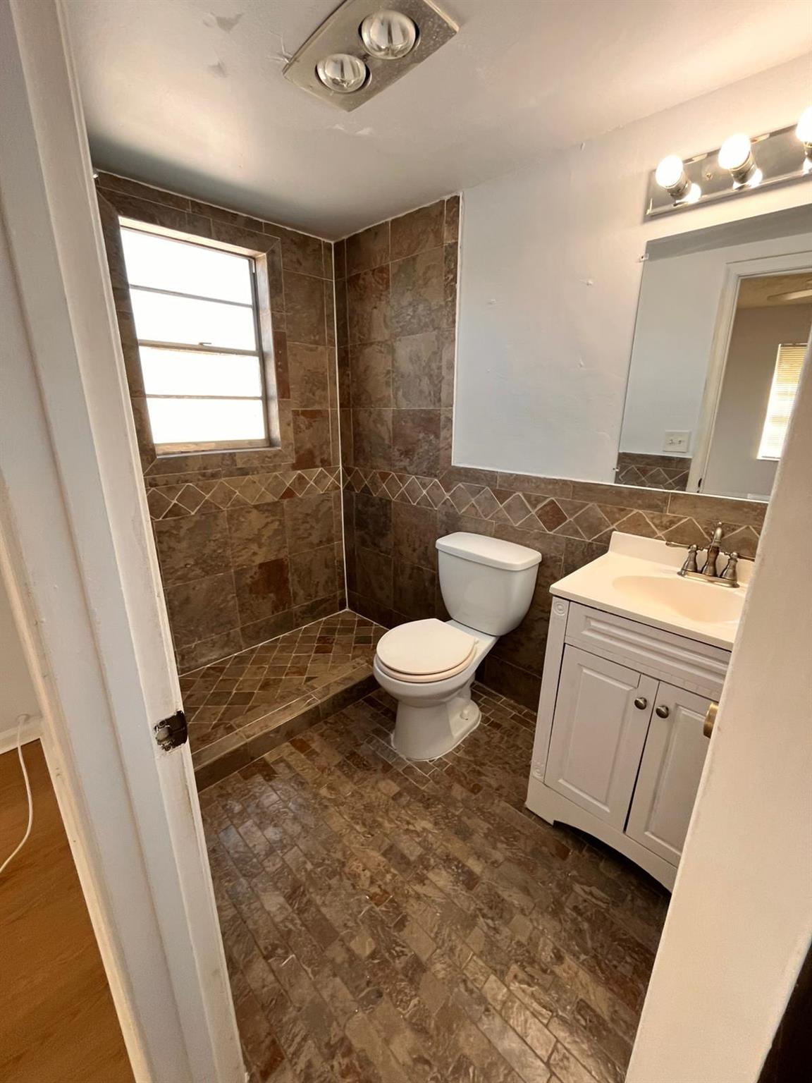 MID-TOWN CONDO - Residential Lease