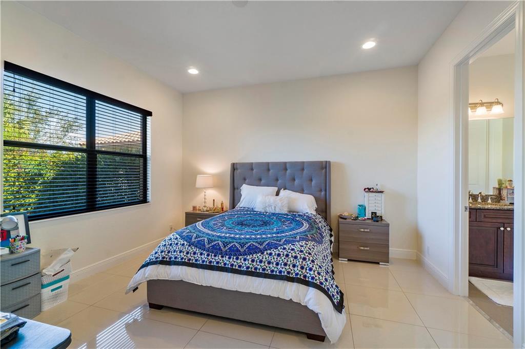 Heron Bay North 3 176-73 - Residential