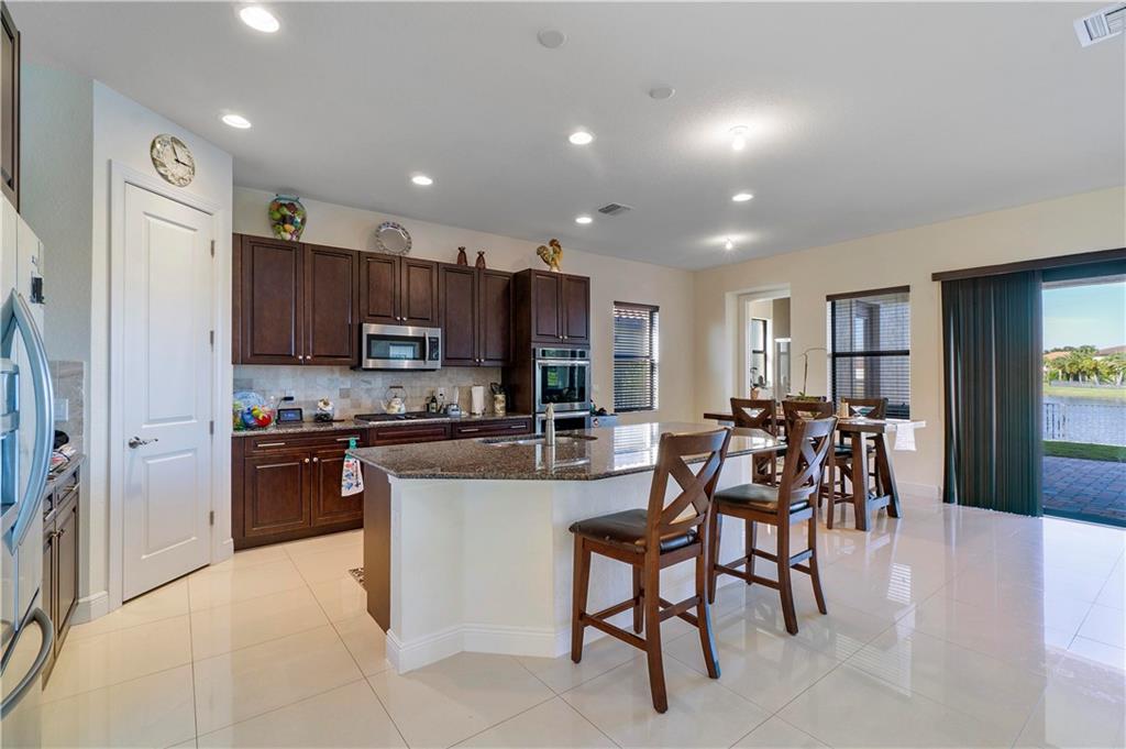 Heron Bay North 3 176-73 - Residential