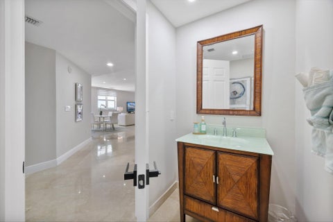 Tiny photo for 615 Bayshore Drive #603, Fort Lauderdale, FL 33304 (MLS # B26048997)