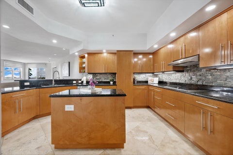 Tiny photo for 615 Bayshore Drive #603, Fort Lauderdale, FL 33304 (MLS # B26048997)