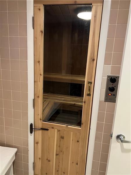 HILLSBORO COVE CONDO - Residential Lease