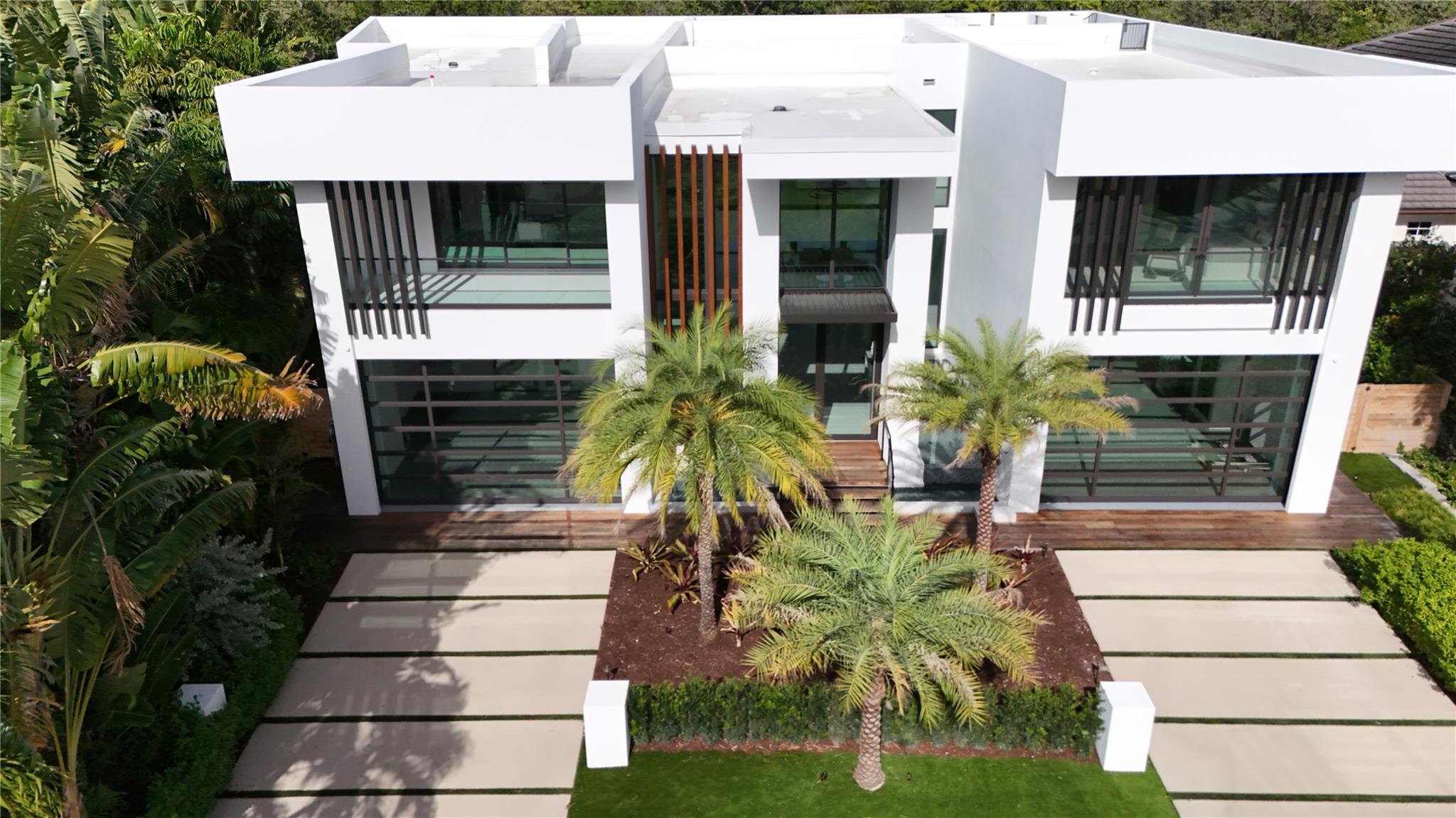 681 Golden Harbour Drive