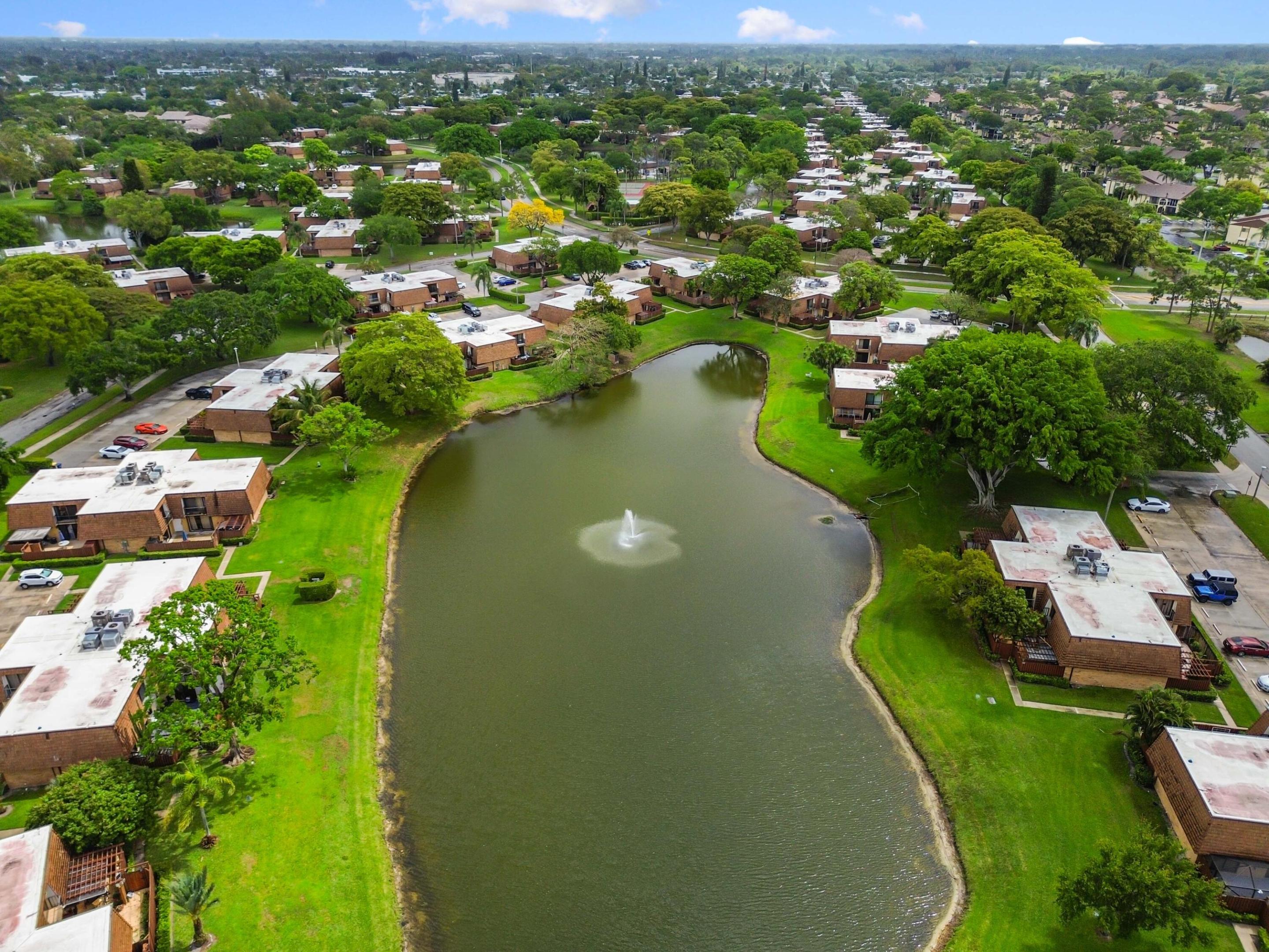 SHERWOOD LAKES - Residential