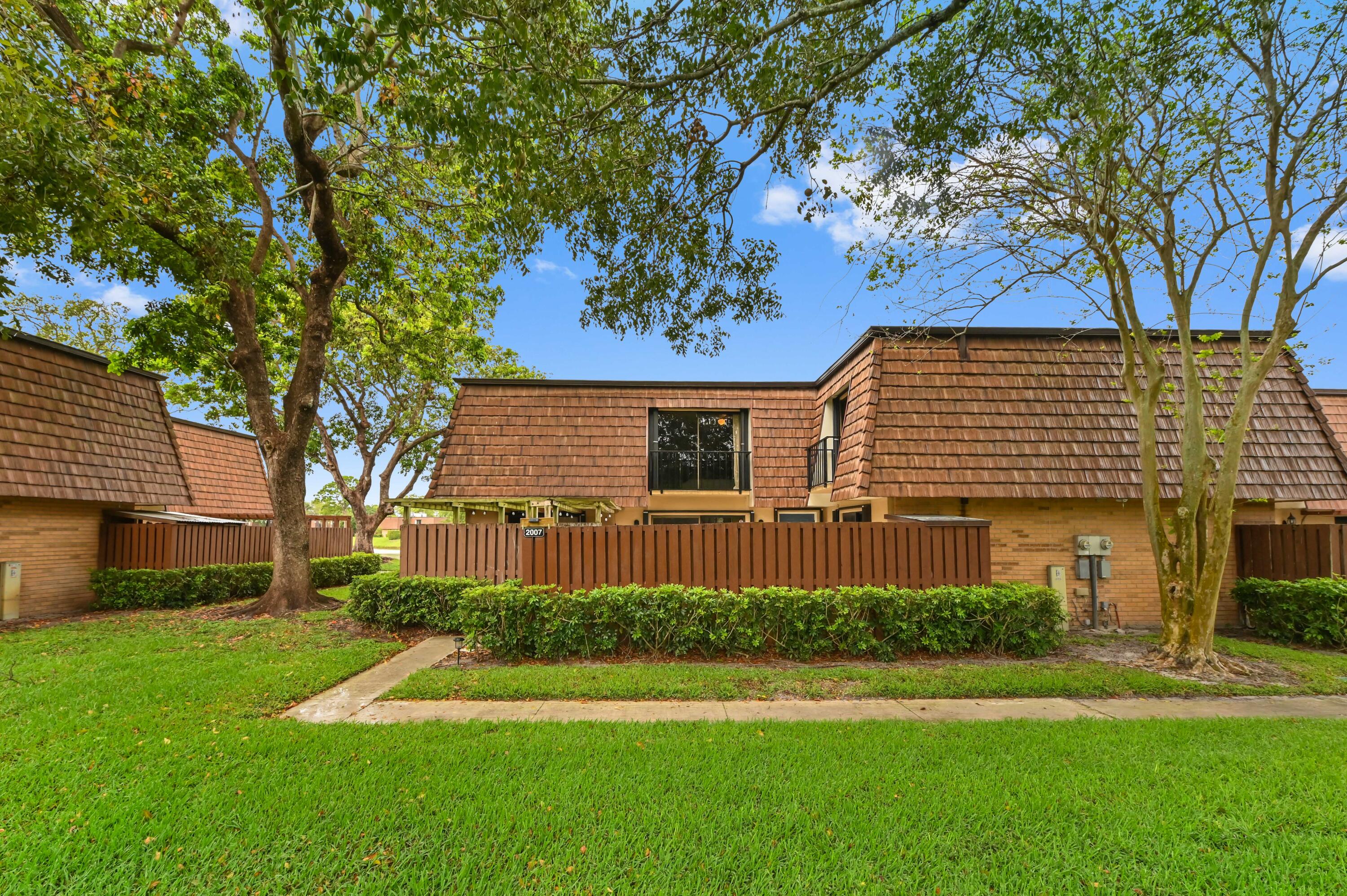 SHERWOOD LAKES - Residential