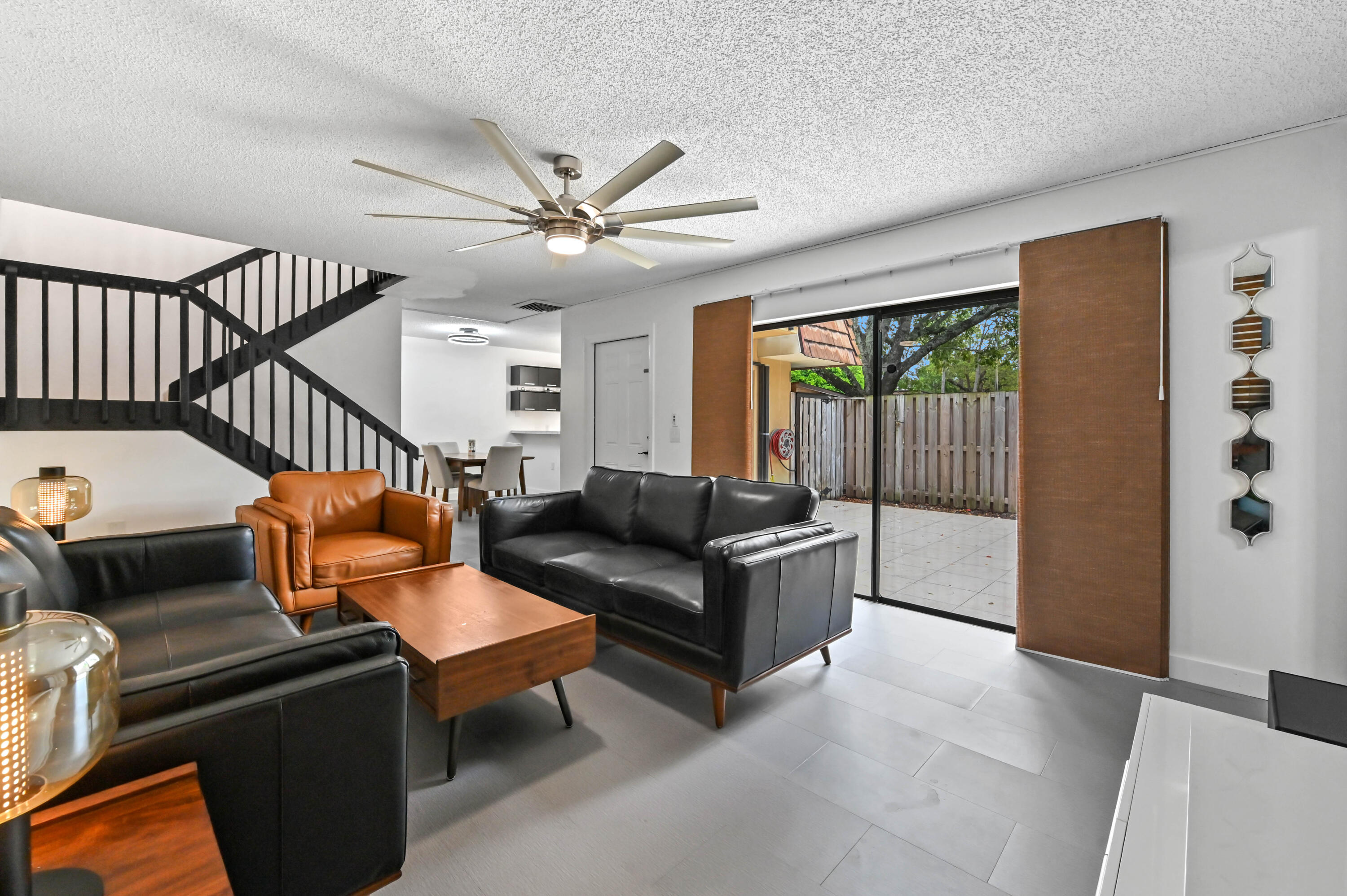 SHERWOOD LAKES - Residential