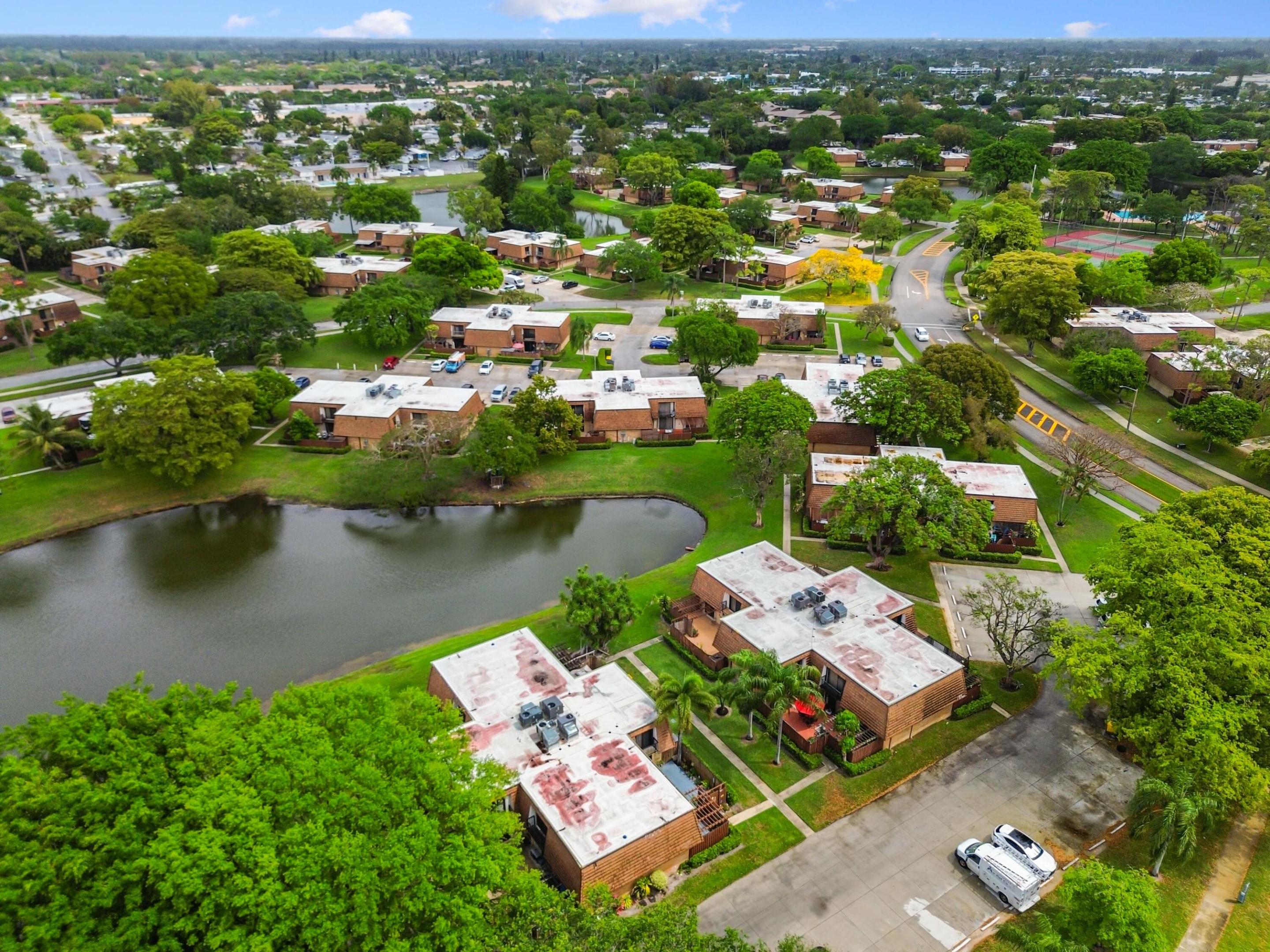 SHERWOOD LAKES - Residential