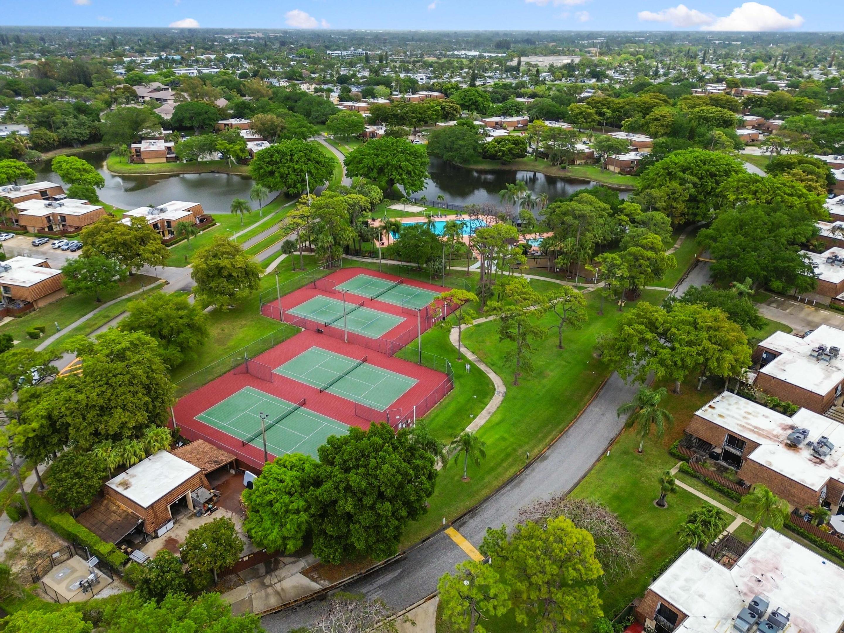 SHERWOOD LAKES - Residential