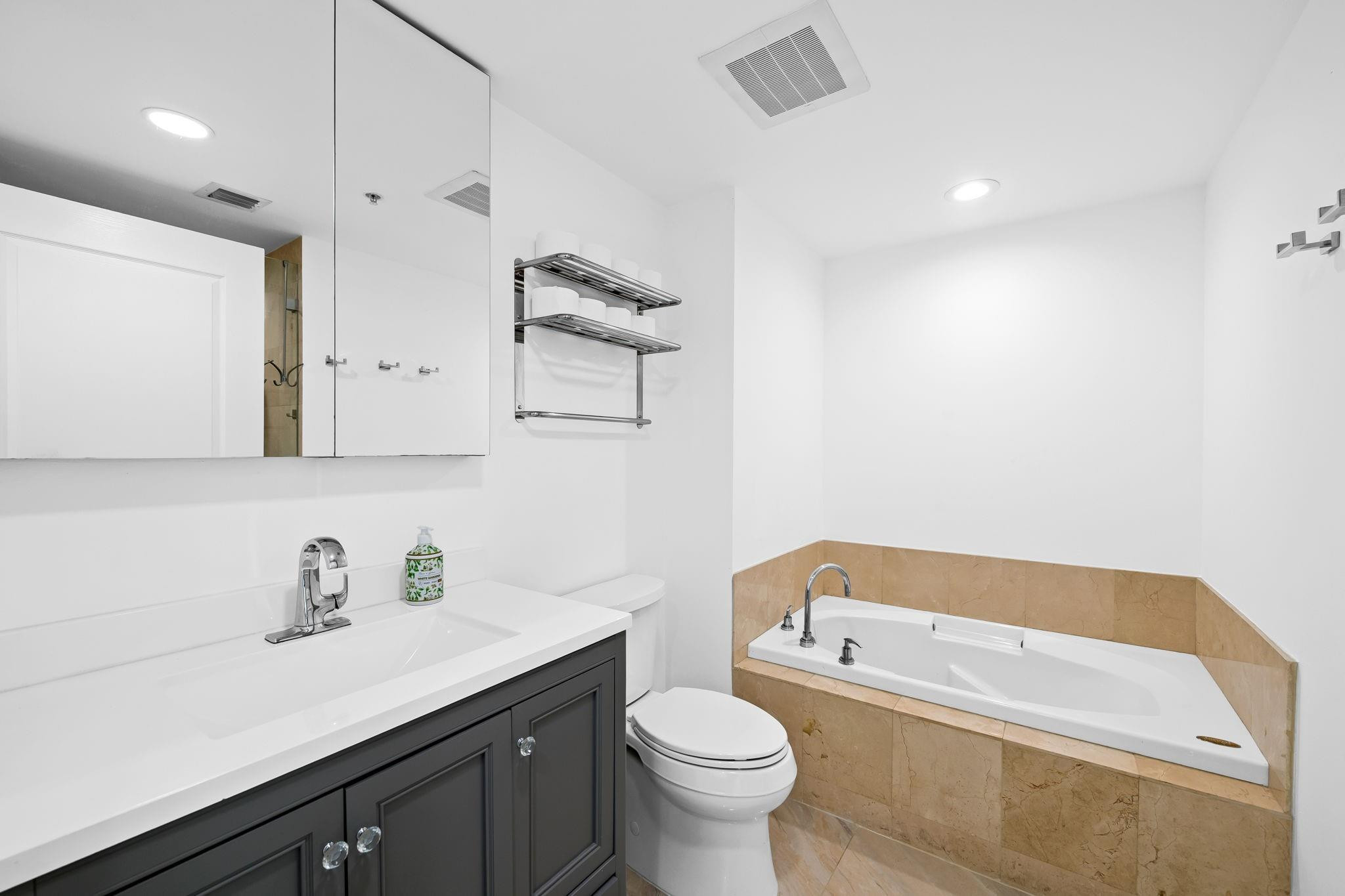 350 LAS OLAS PLACE CONDO - Residential