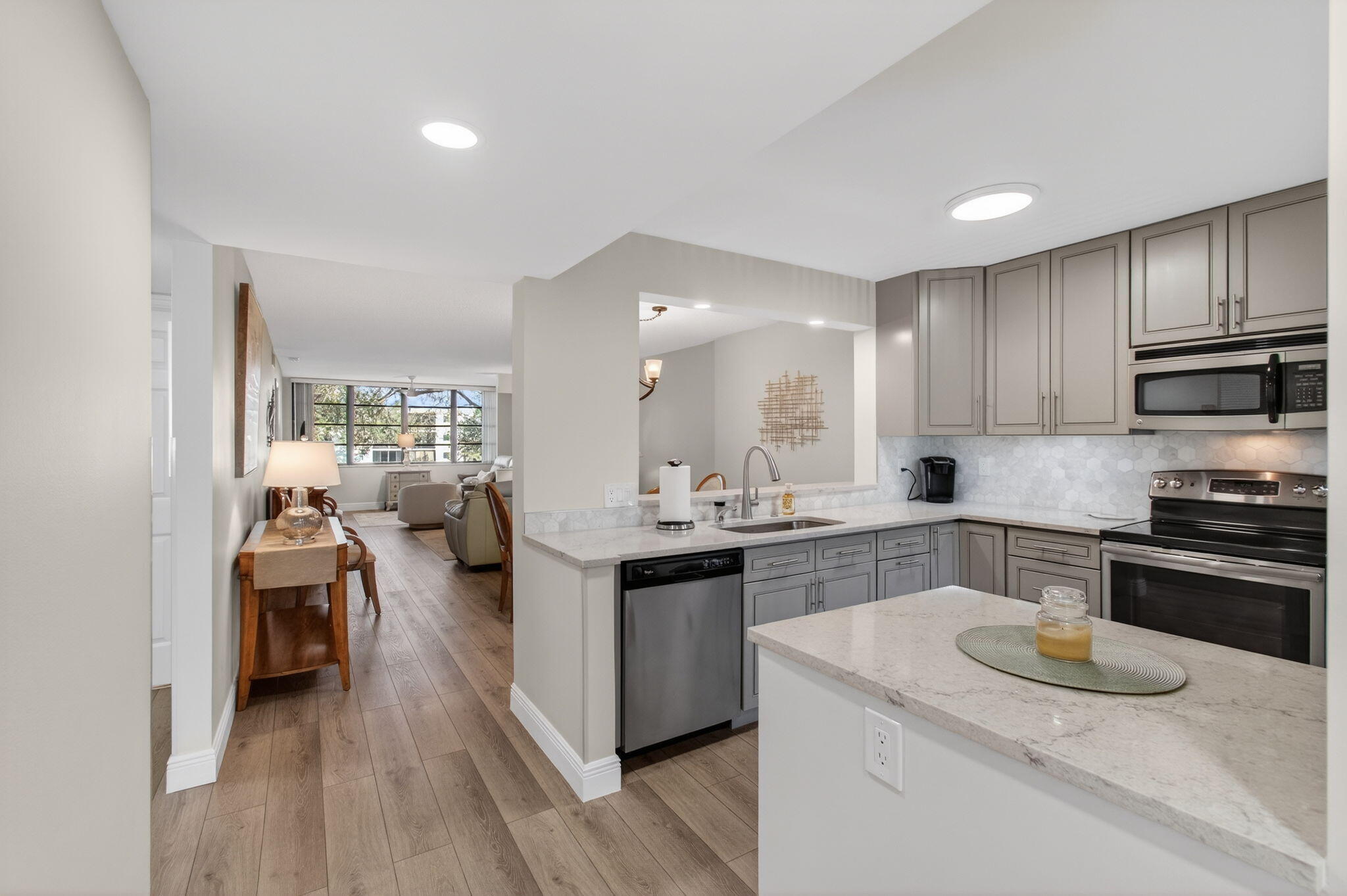 15074 Witney Road 204, Delray Beach, FL, 33484/$275,000 4 15074 Witney Road 204