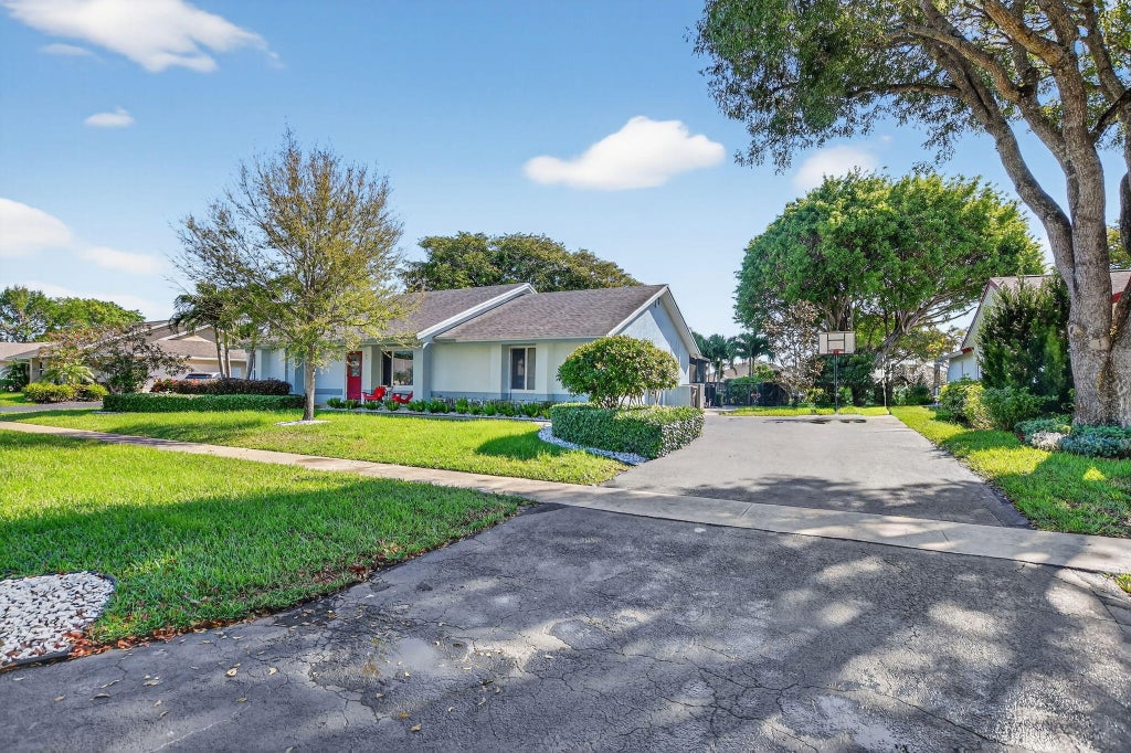 Photo of 18298 102nd Way, Boca Raton, FL 33498 (MLS # B26008987)