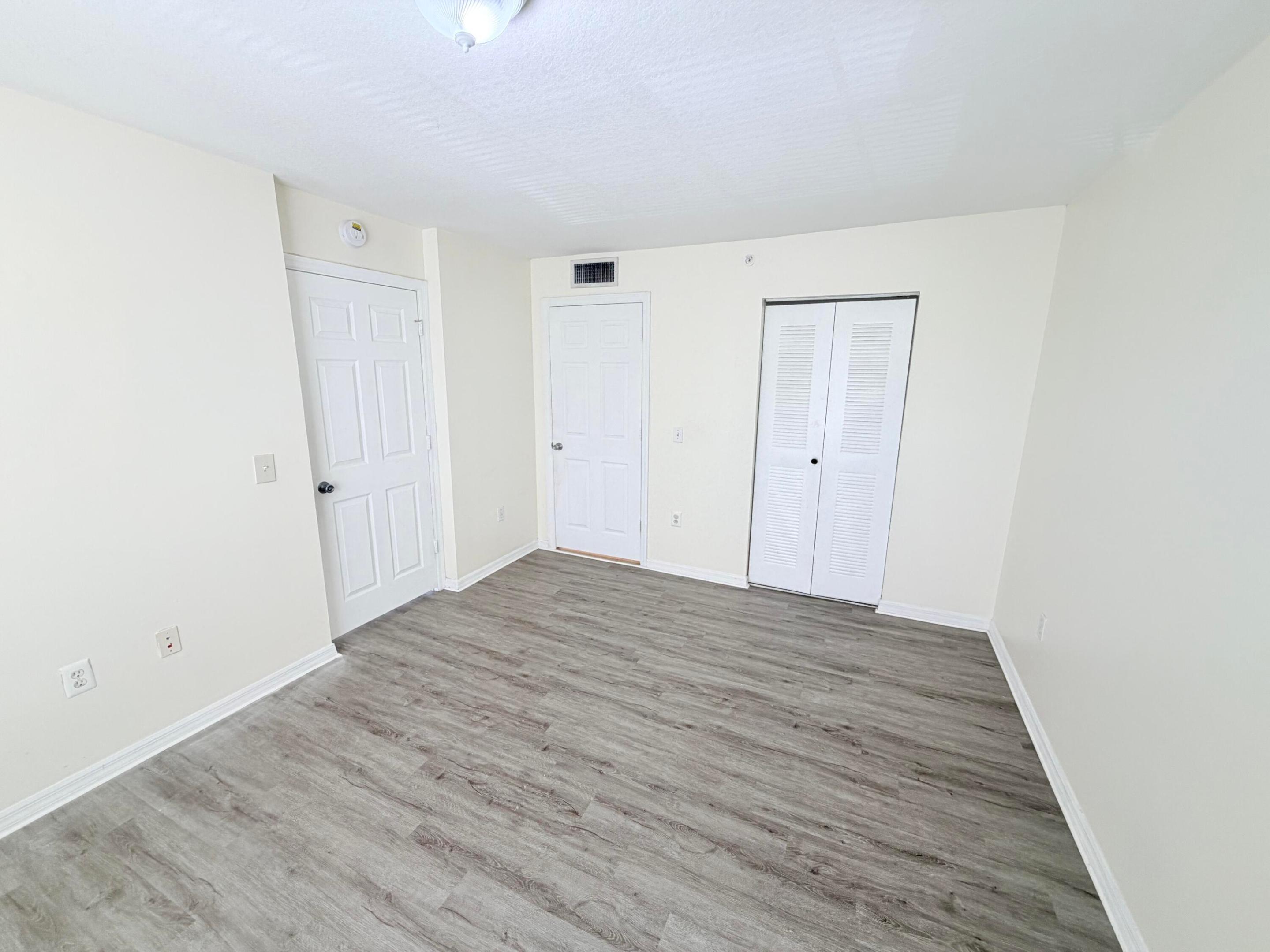 EMERALD ISLE AT LAGUNA LAKES CONDO - Residential Lease
