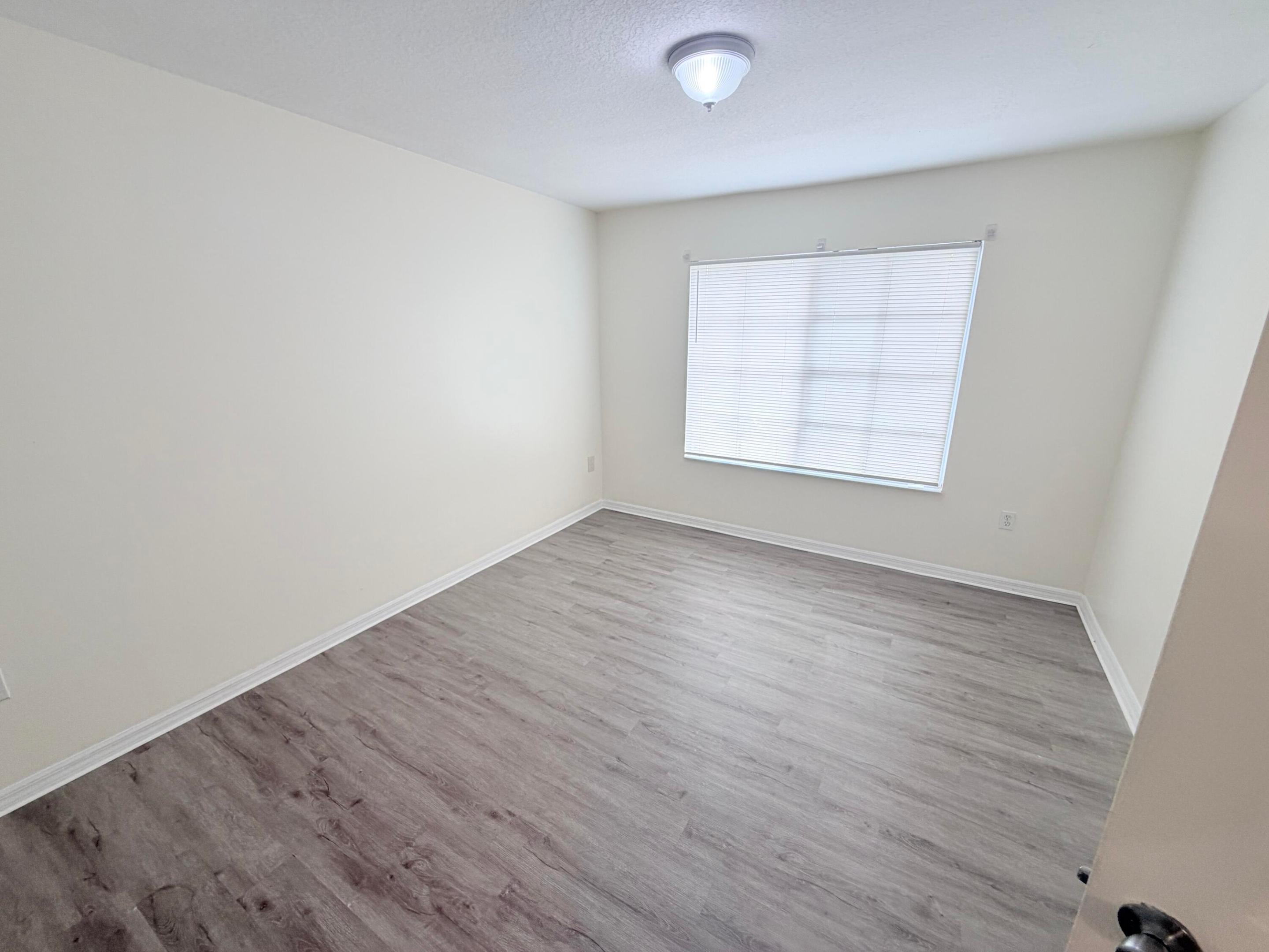 EMERALD ISLE AT LAGUNA LAKES CONDO - Residential Lease