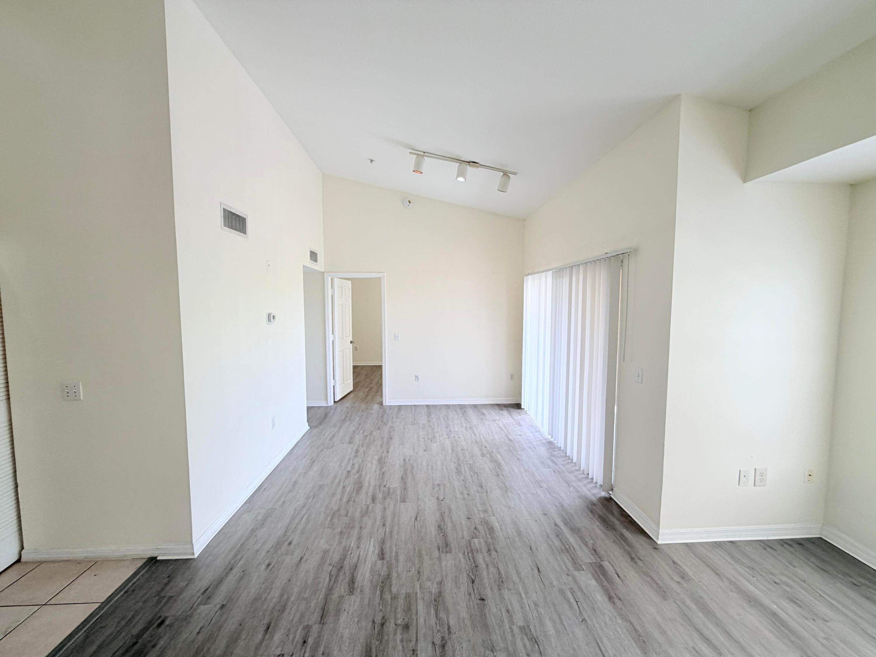 EMERALD ISLE AT LAGUNA LAKES CONDO - Residential Lease
