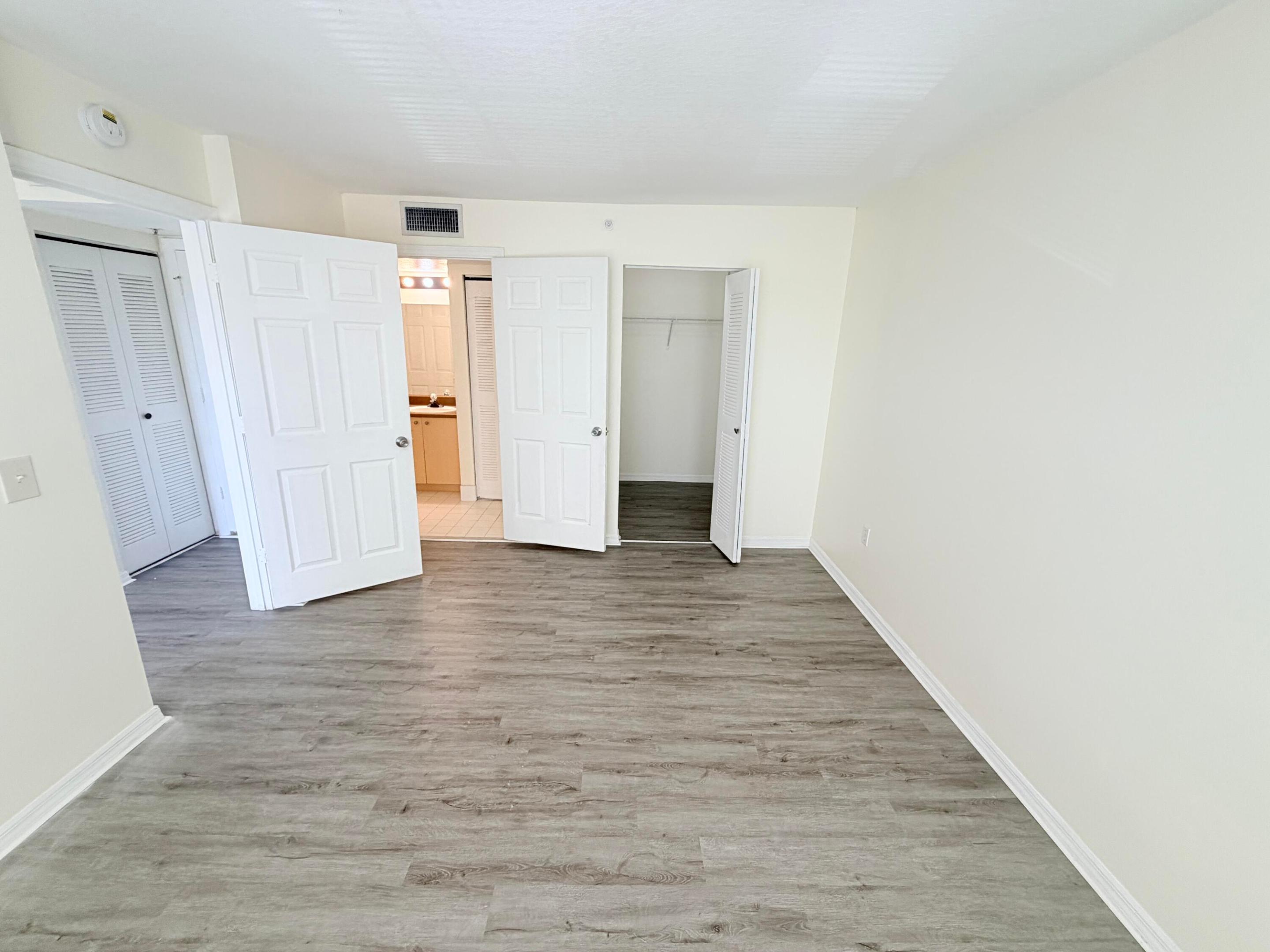EMERALD ISLE AT LAGUNA LAKES CONDO - Residential Lease