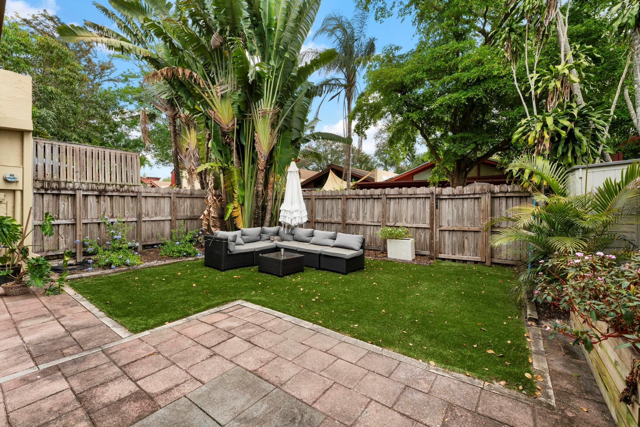 6110 NW 34th Ter