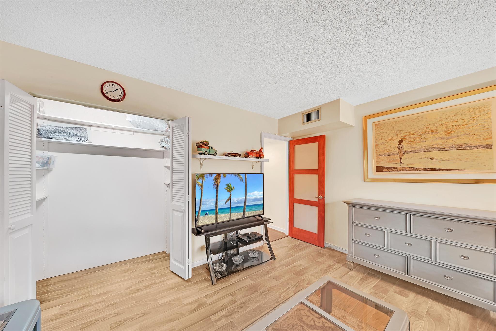 GRANADA VILLAGE C CONDO - Residential