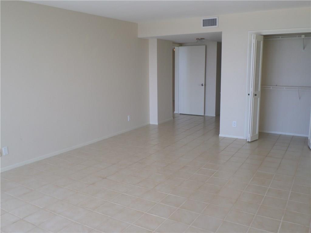 Point of Americas 1 - Residential