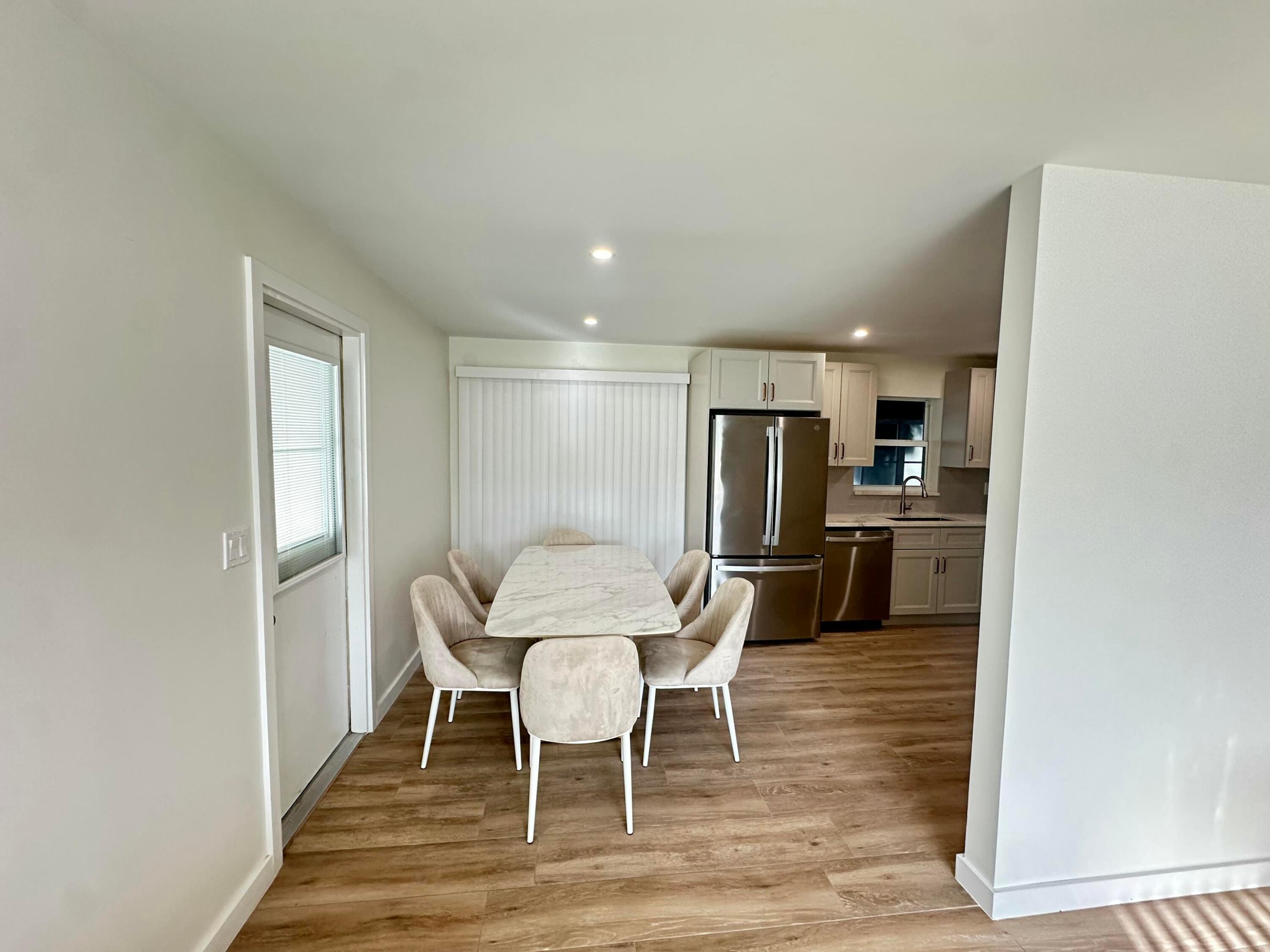 NORTH PALM BEACH VILLAGE OF 4 - Residential Lease