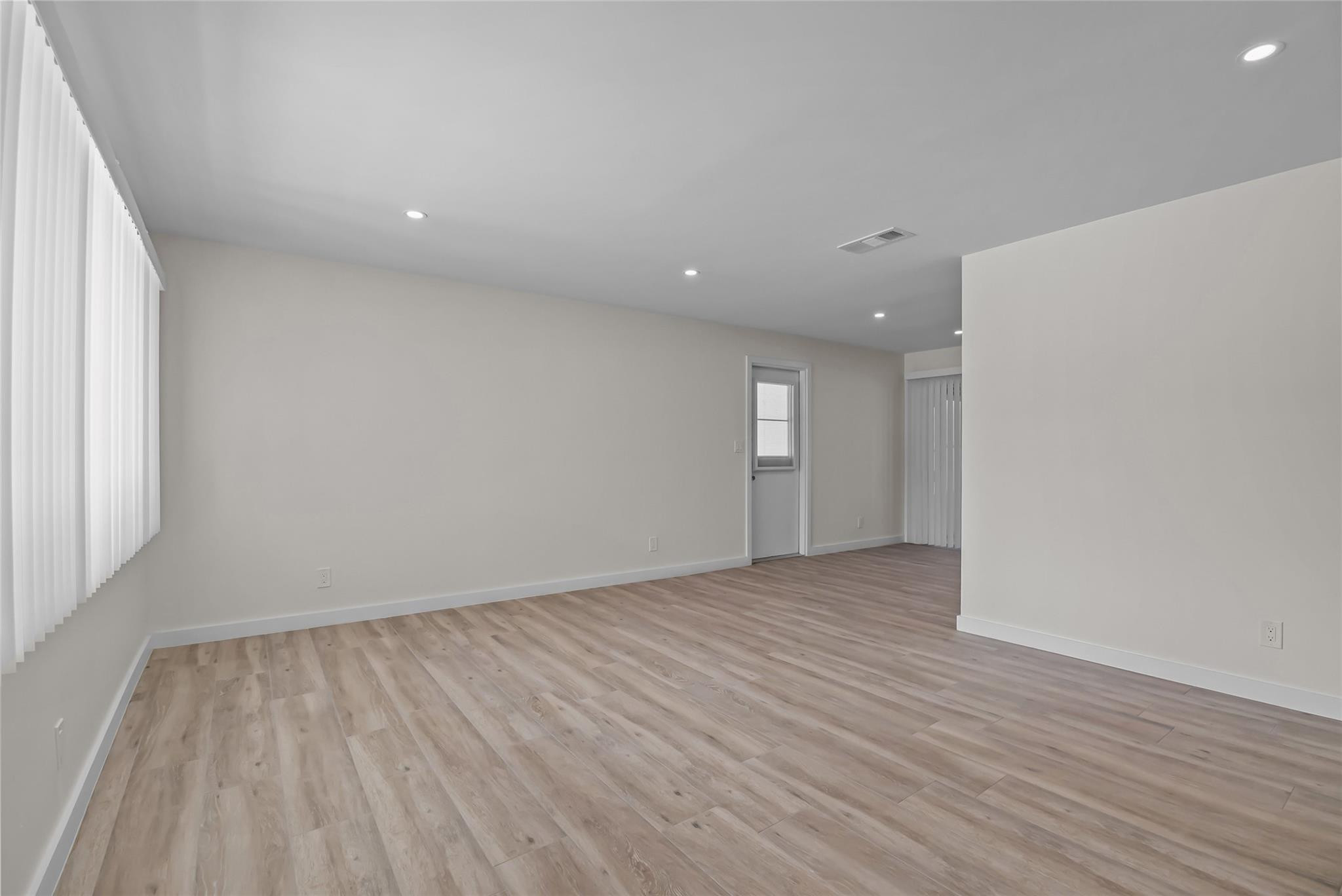 NORTH PALM BEACH VILLAGE OF 4 - Residential Lease