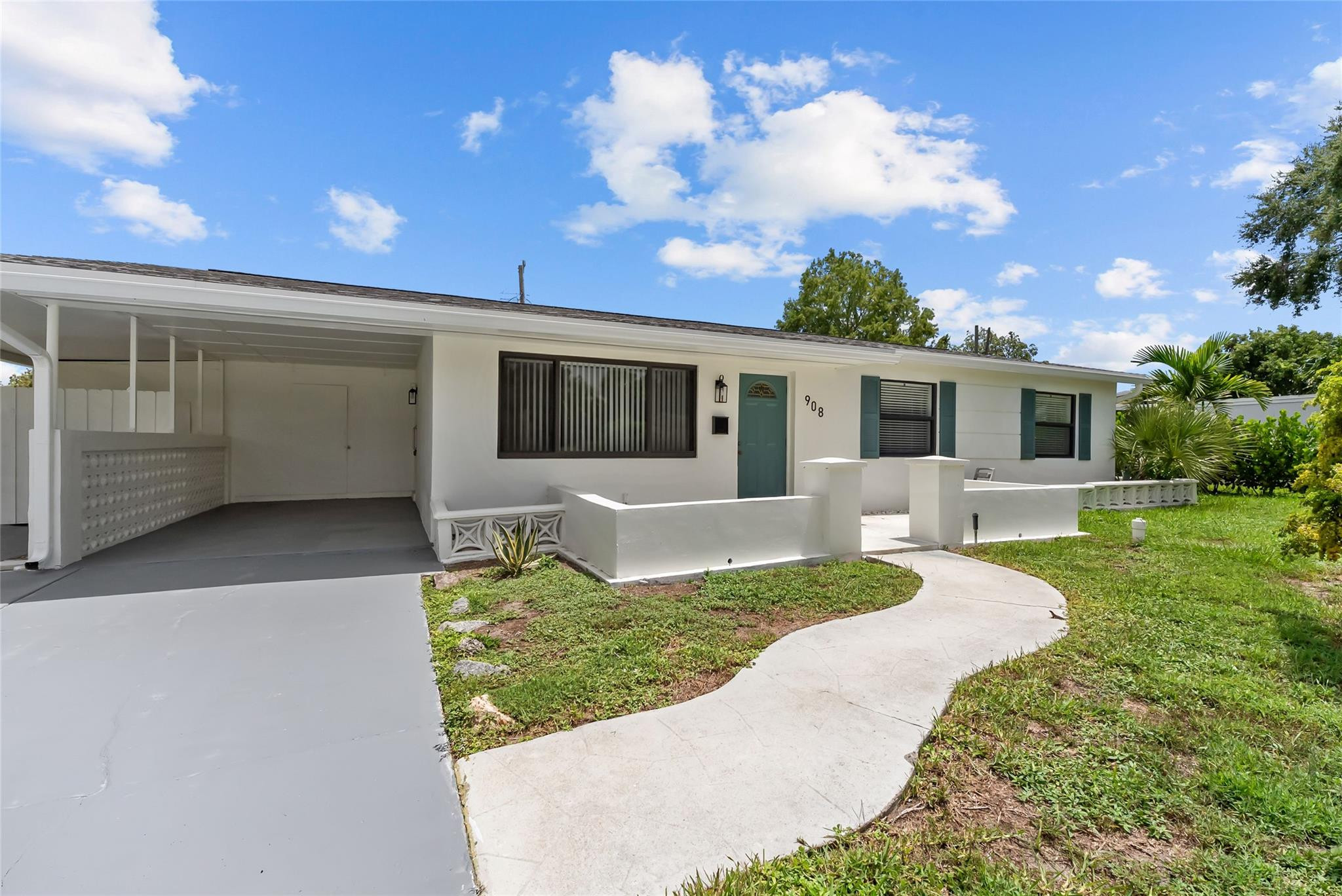 908 Lighthouse Drive