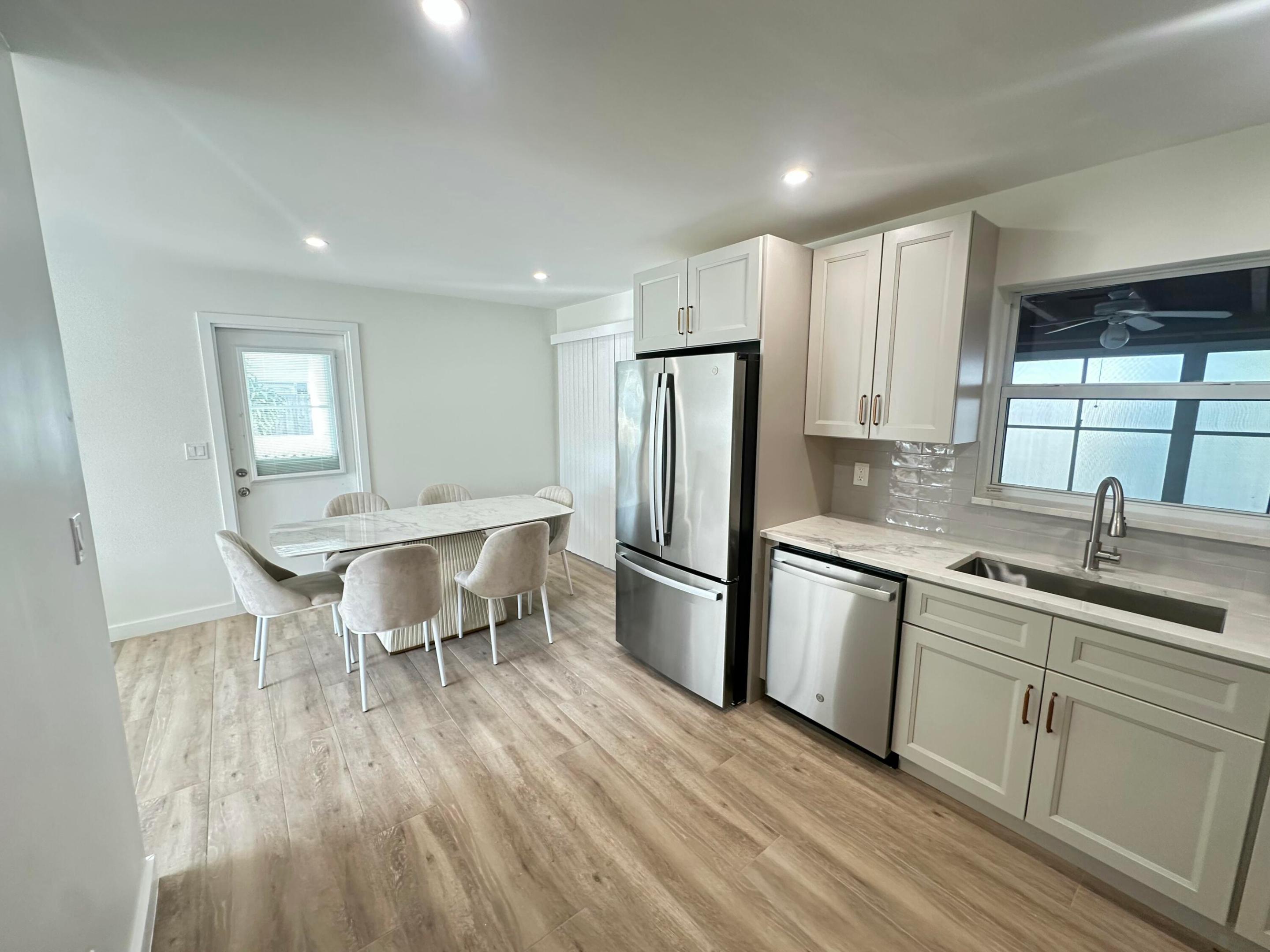 NORTH PALM BEACH VILLAGE OF 4 - Residential Lease