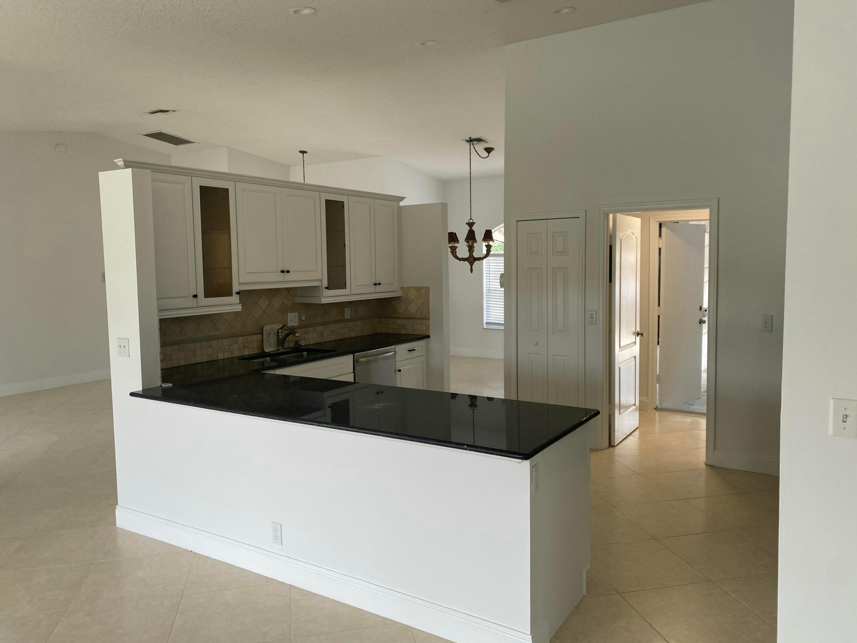 CYPRESS CREEK COUNTRY CLUB SW QUAD - Residential Lease