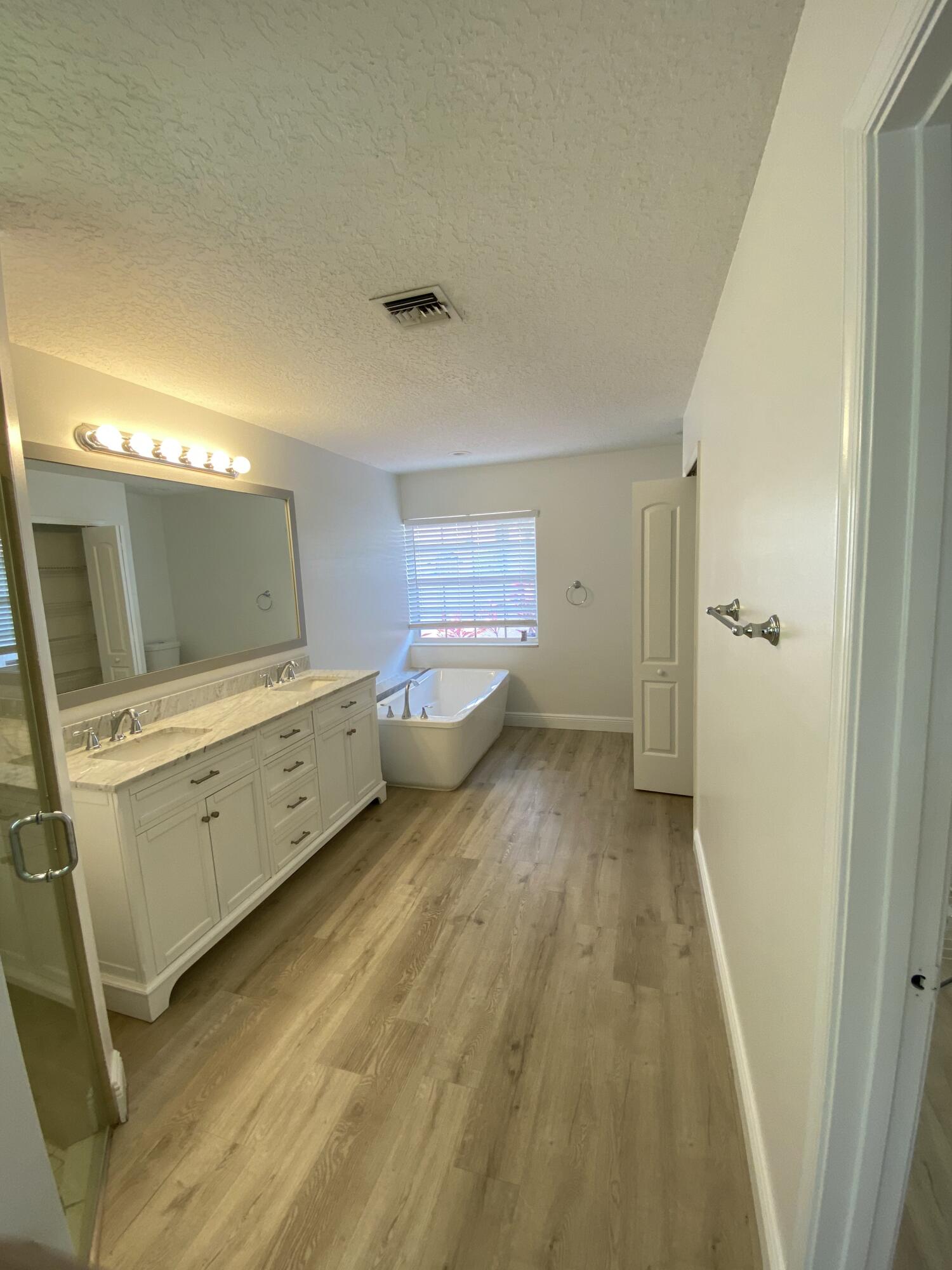 CYPRESS CREEK COUNTRY CLUB SW QUAD - Residential Lease