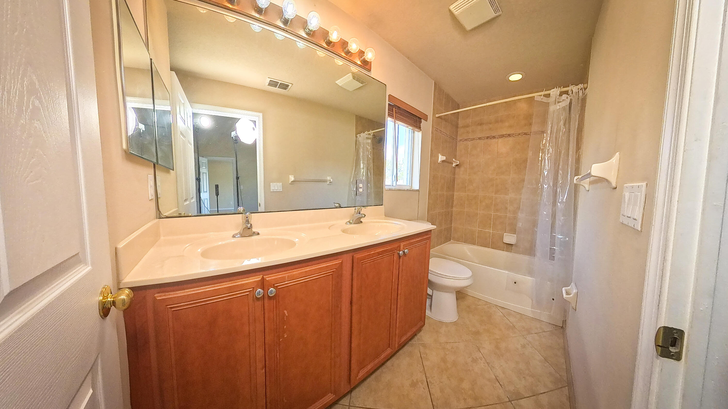 FOURTH  REPLAT OF PORTOFINO ISLES - Residential