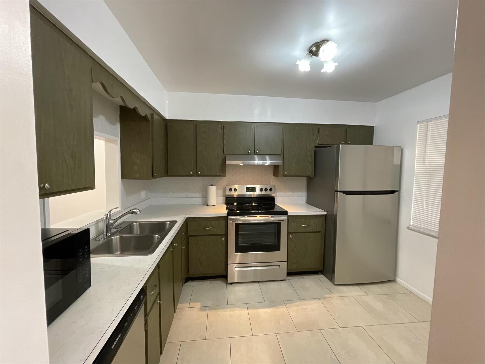 INLET HOUSE CONDOMINIUM - Residential