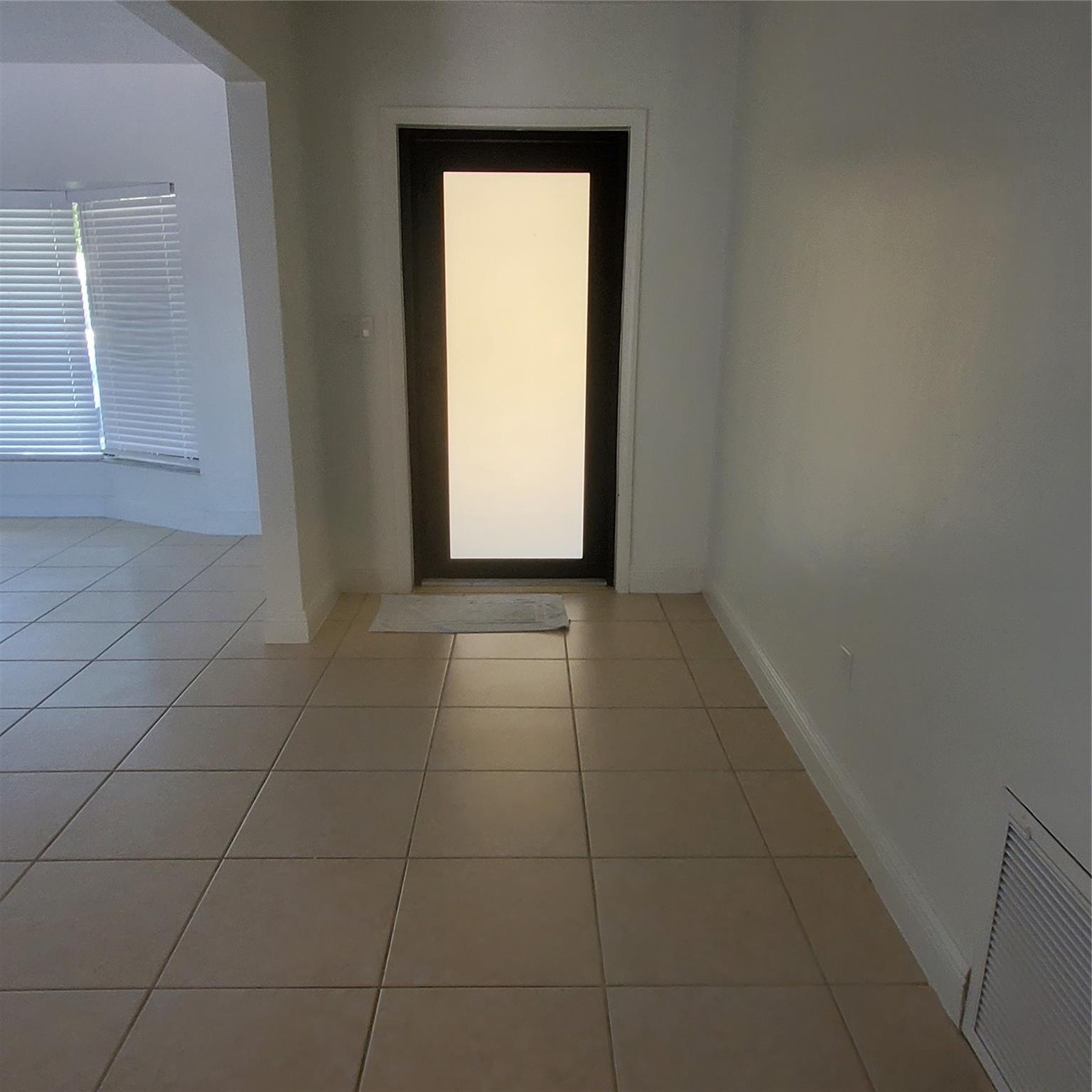 1421 NW 114th Ave