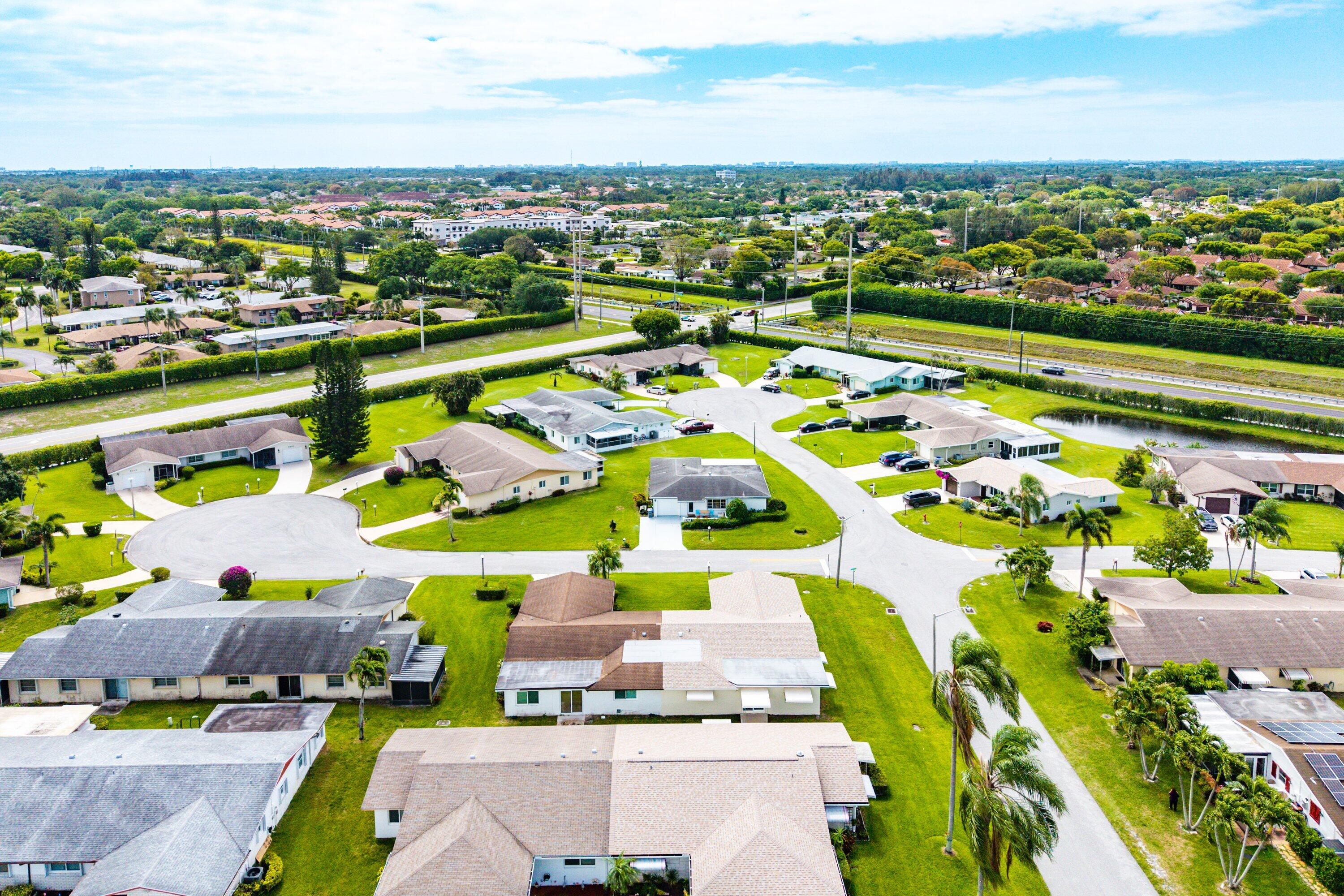 DELRAY VILLAS 4 - Residential