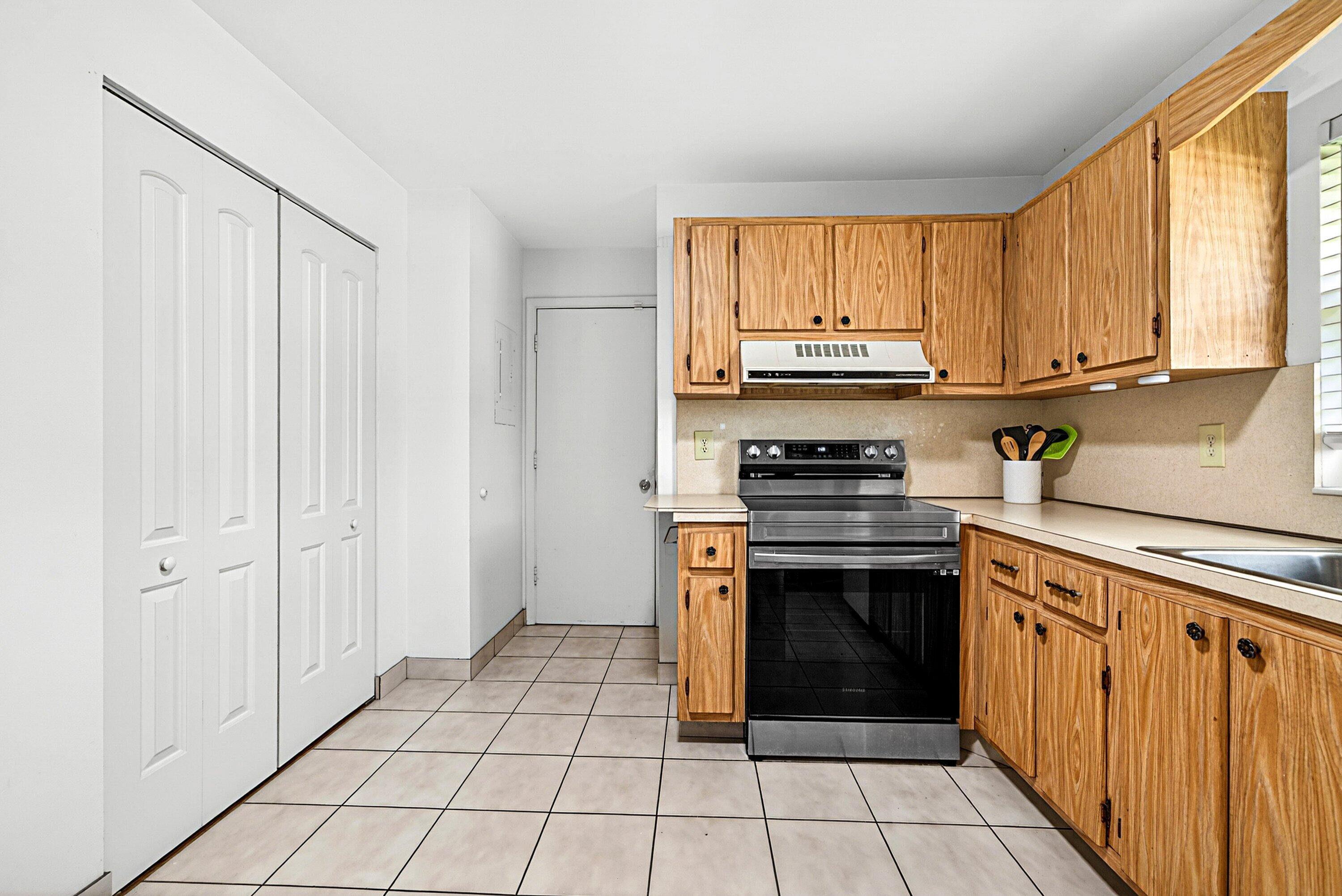 DELRAY VILLAS 4 - Residential