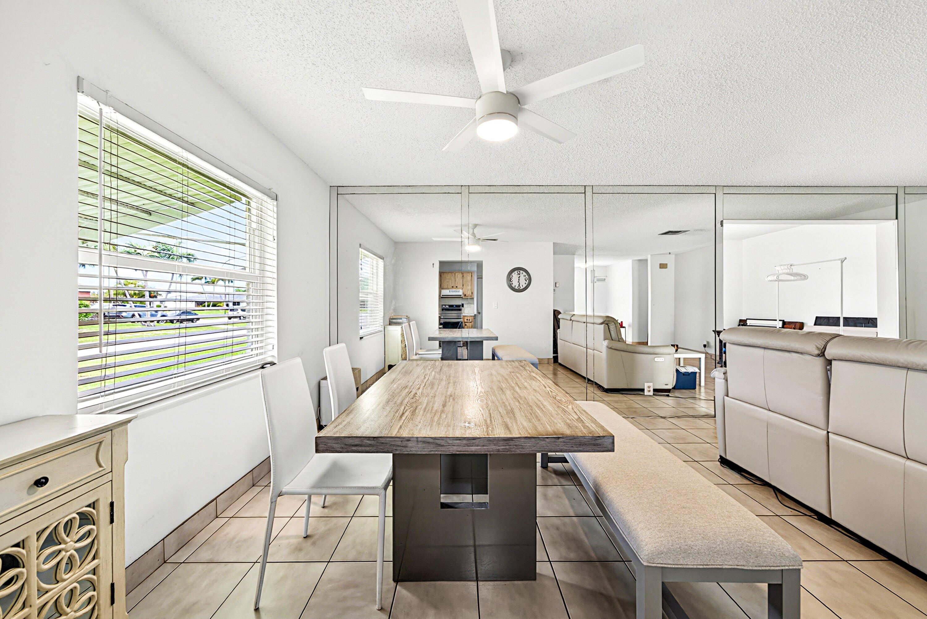 DELRAY VILLAS 4 - Residential