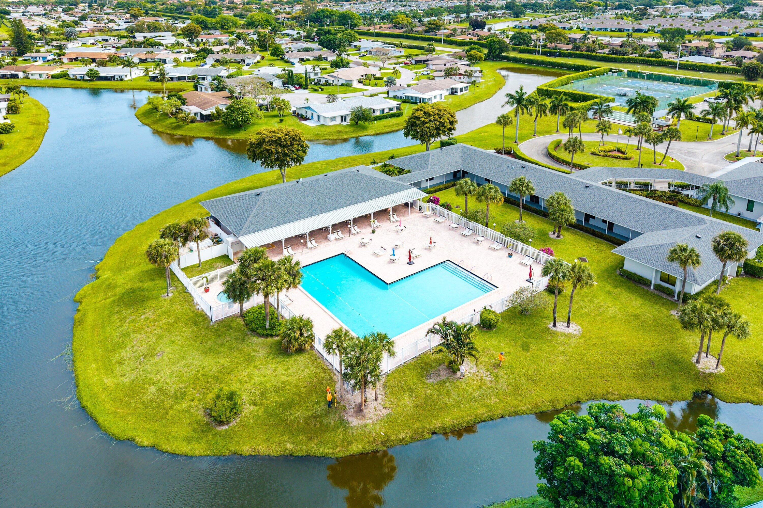 DELRAY VILLAS 4 - Residential