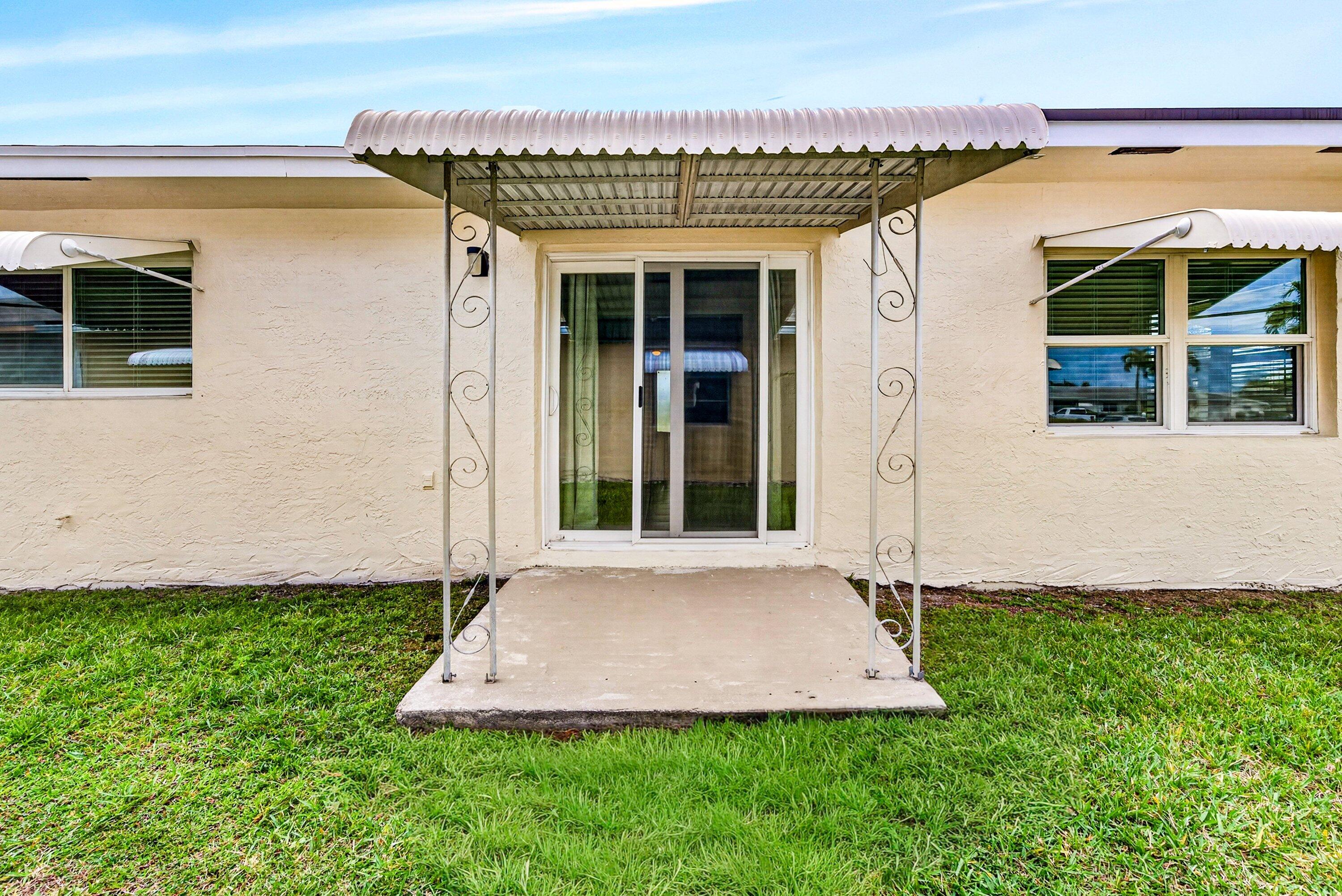 DELRAY VILLAS 4 - Residential