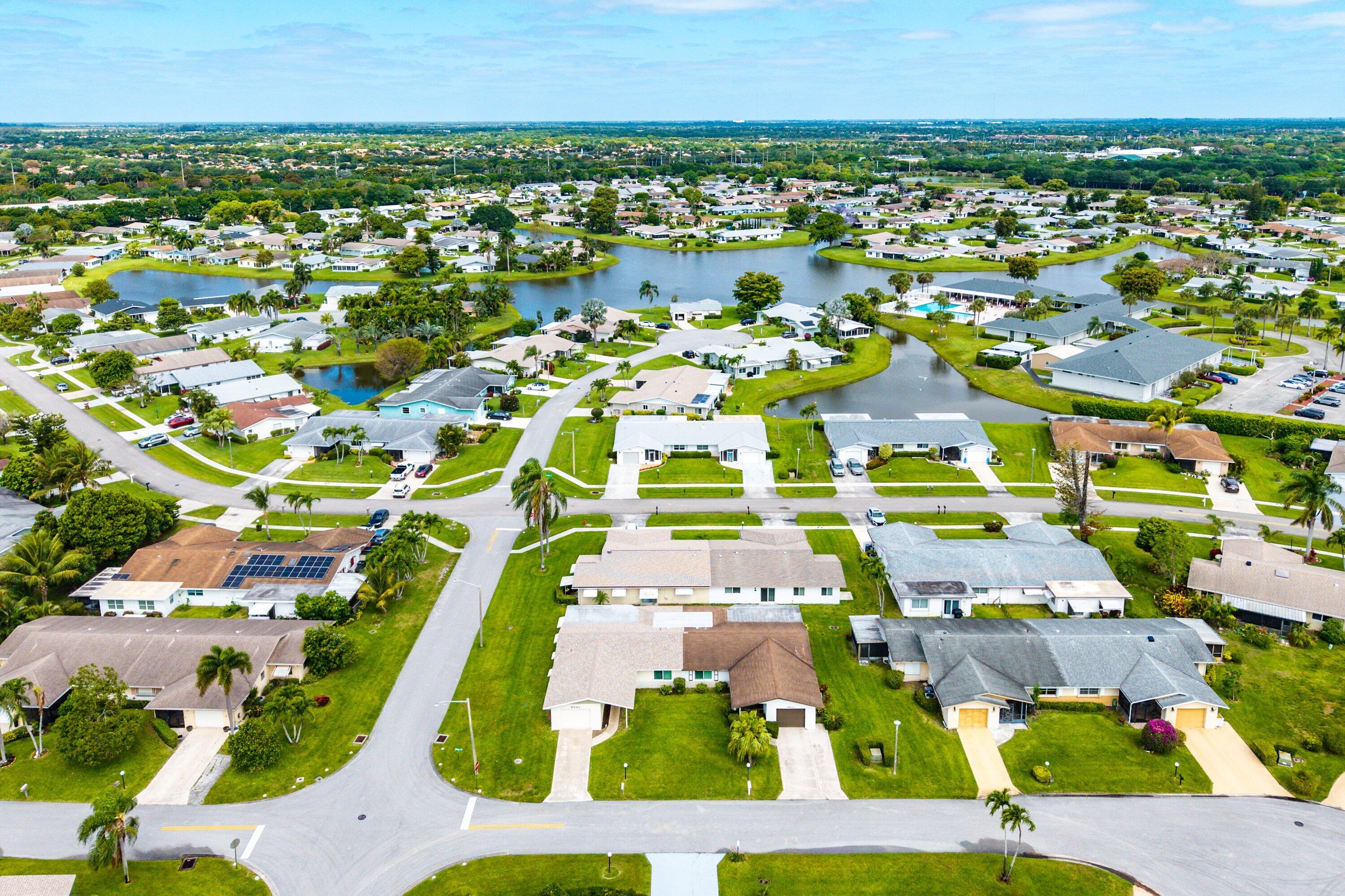 DELRAY VILLAS 4 - Residential