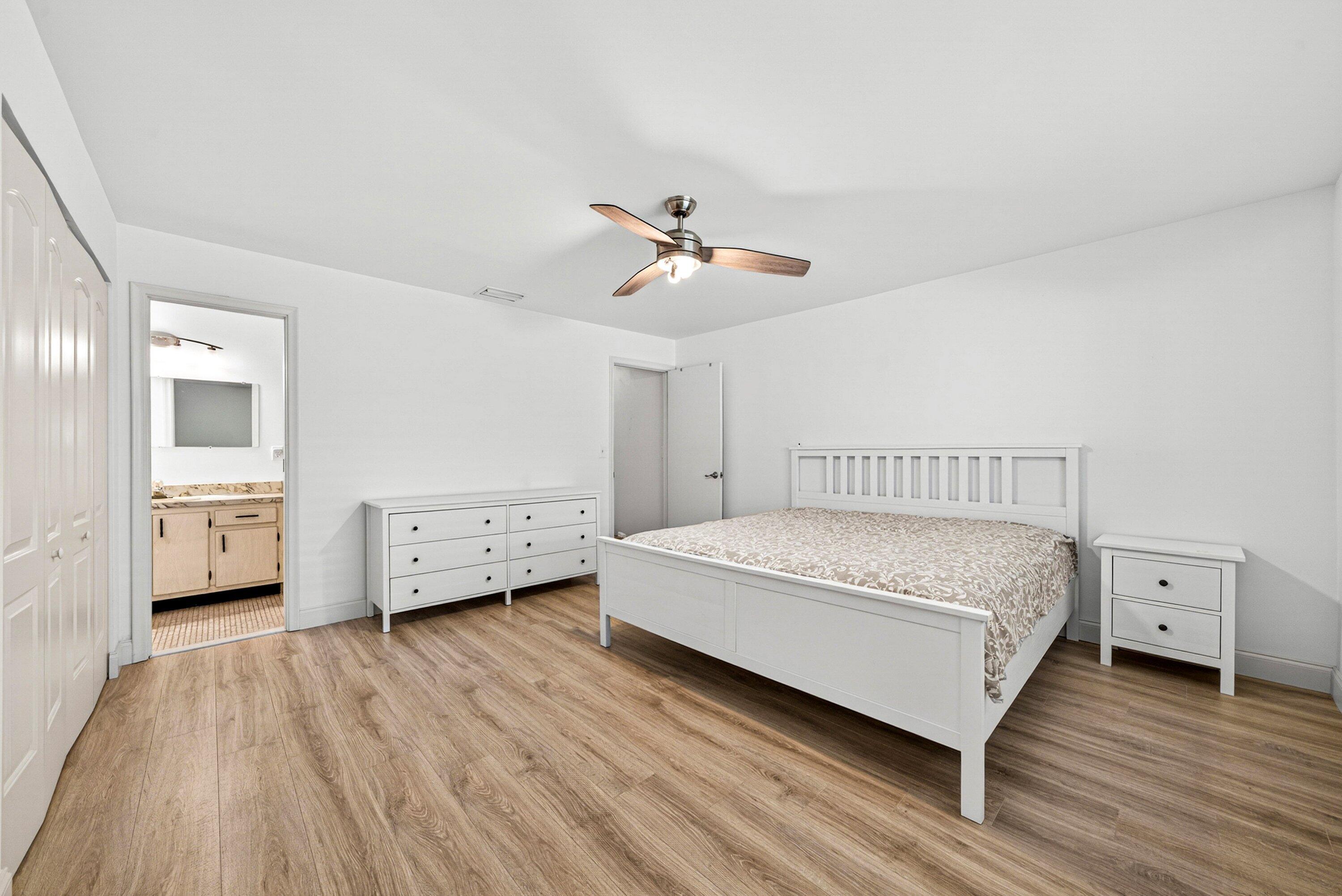 DELRAY VILLAS 4 - Residential