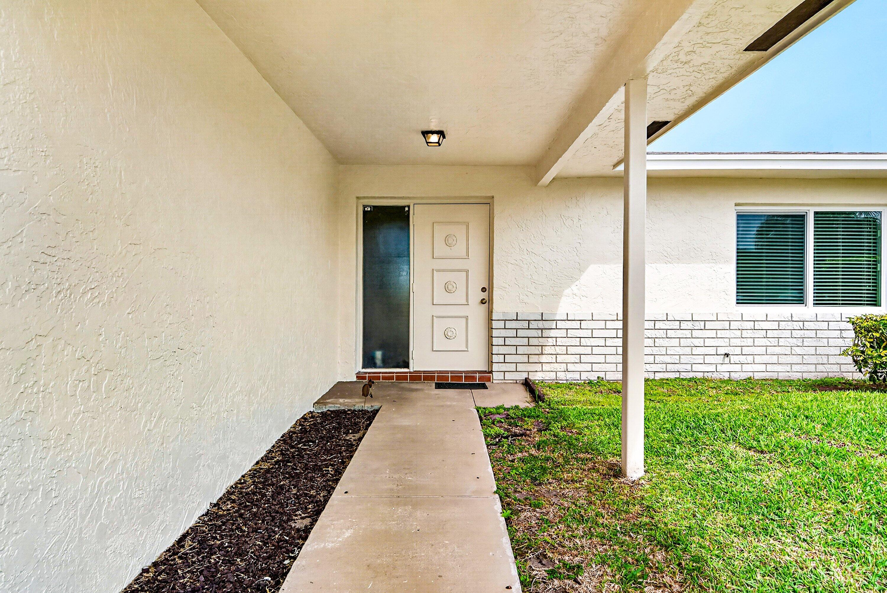 DELRAY VILLAS 4 - Residential