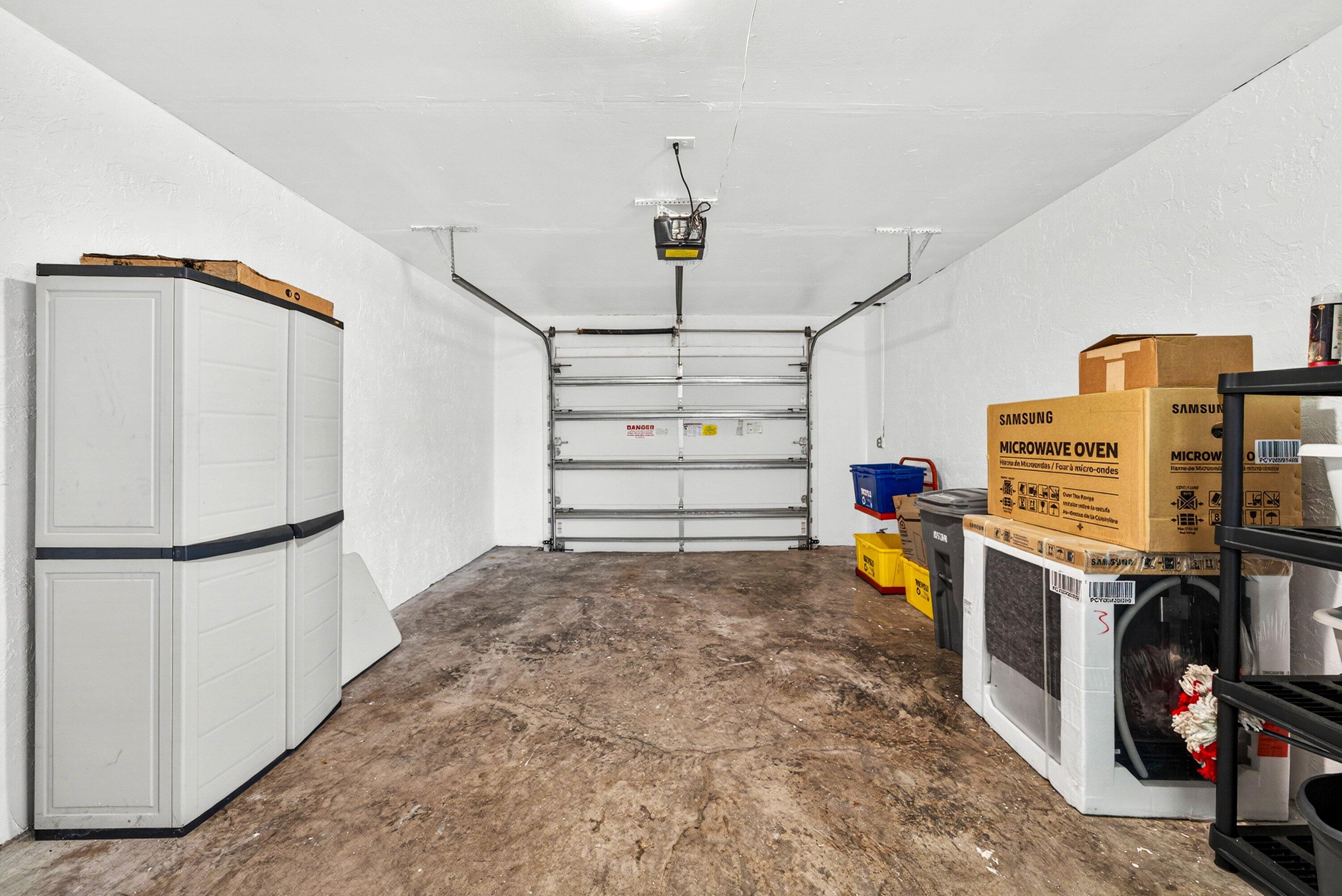 DELRAY VILLAS 4 - Residential