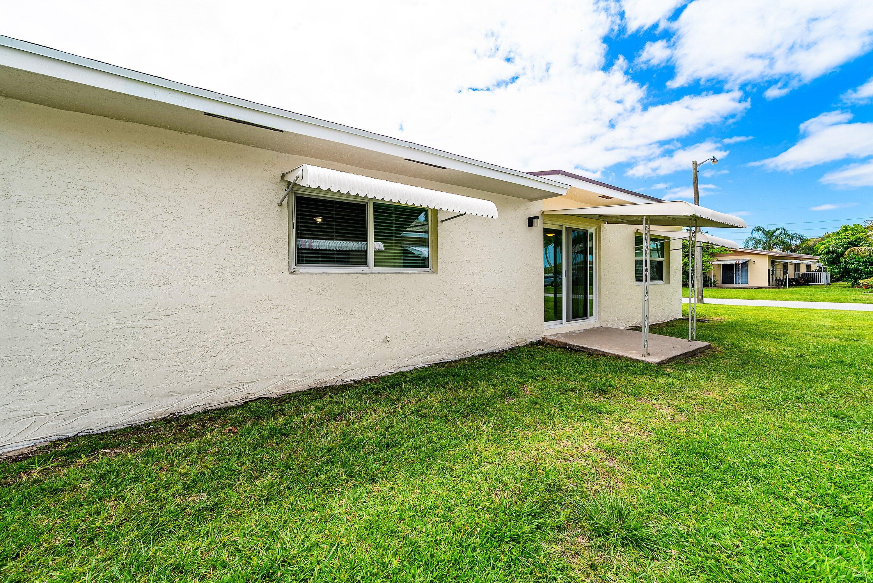 DELRAY VILLAS 4 - Residential