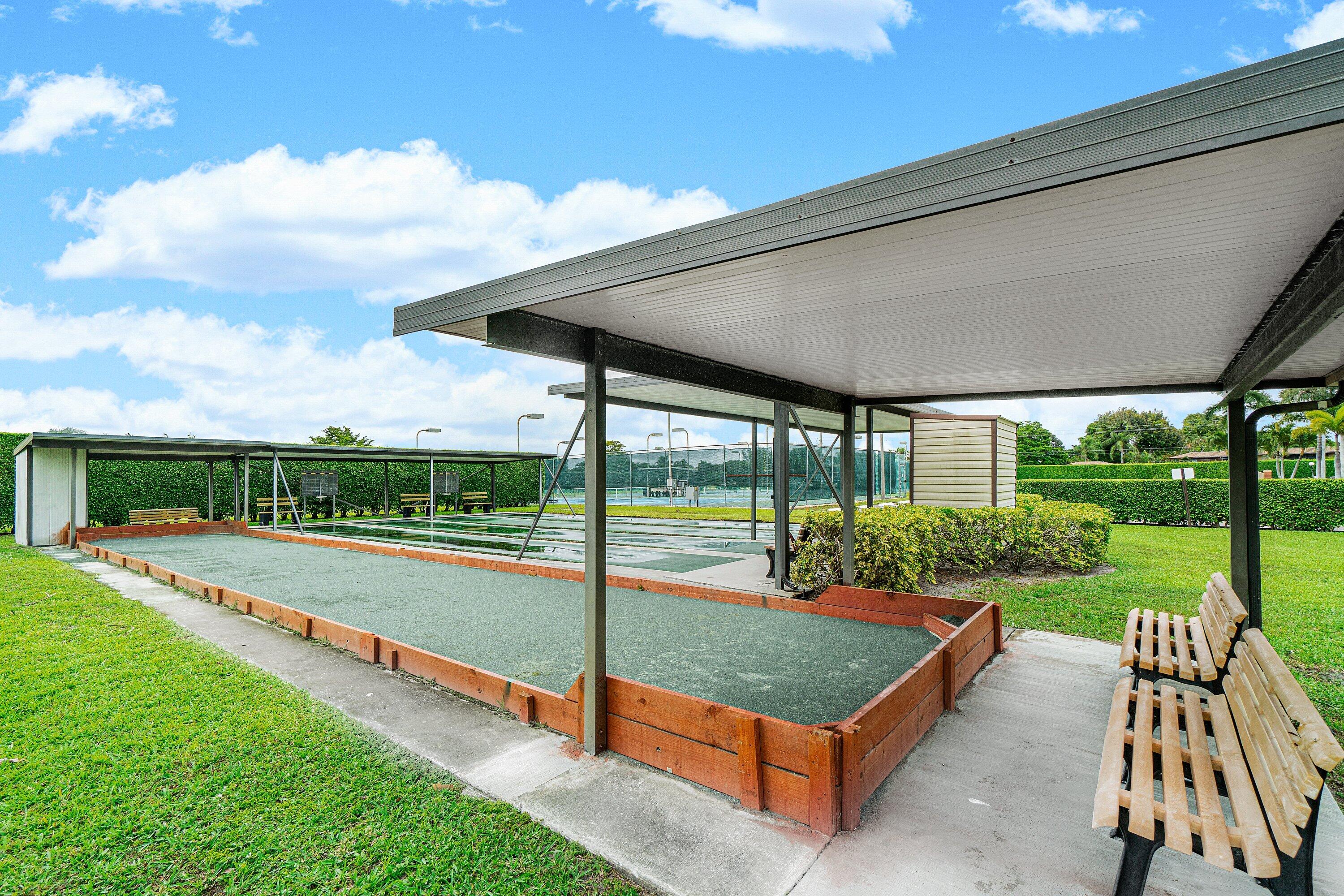 DELRAY VILLAS 4 - Residential